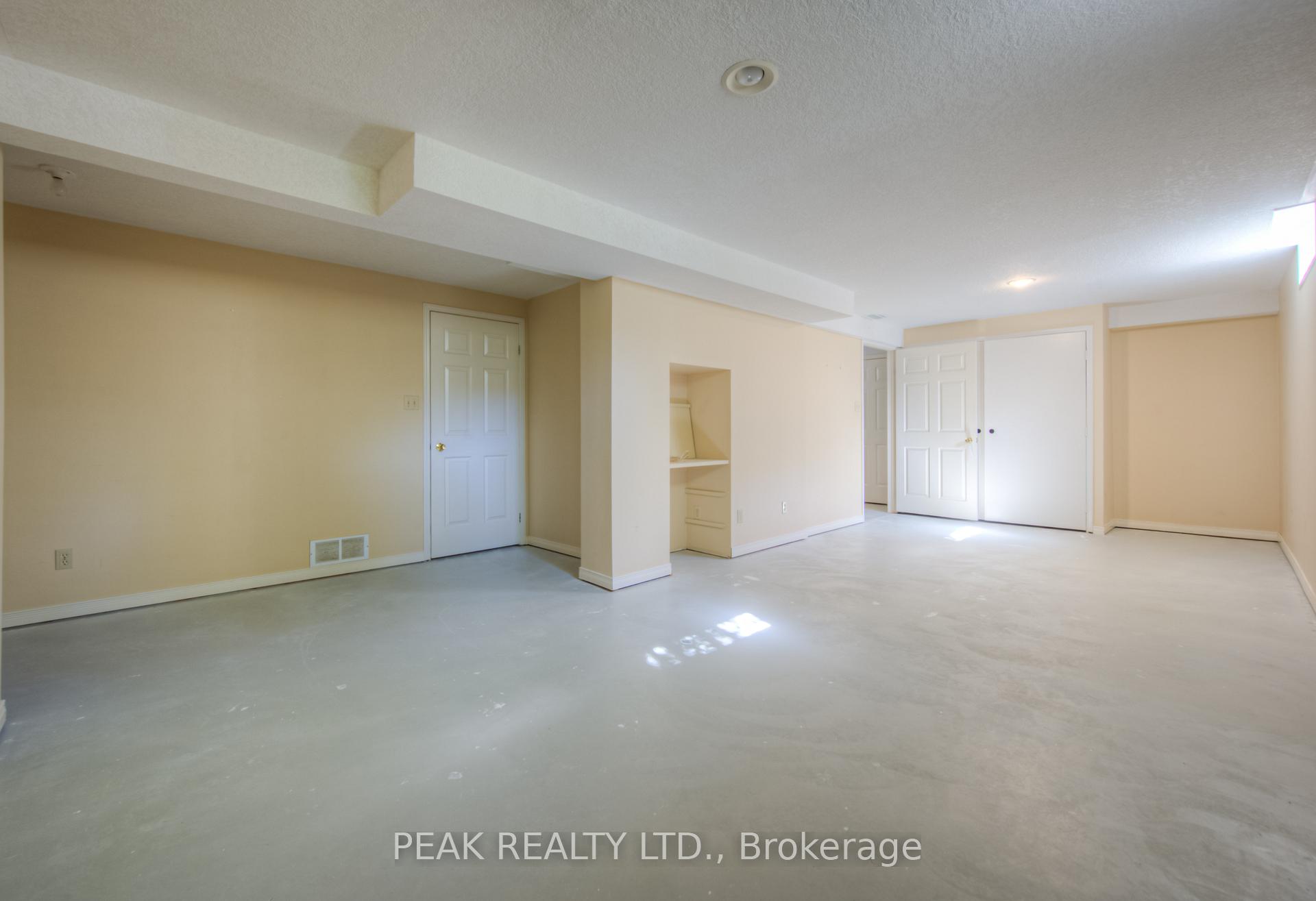 Photo 32 of 97 Rushbrook Drive, Kitchener — HOMEH