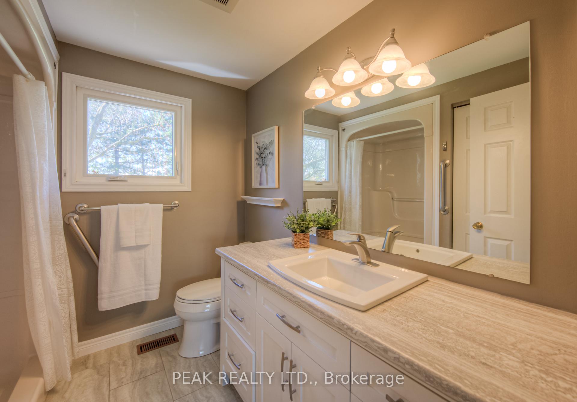 Photo 44 of 97 Rushbrook Drive, Kitchener — HOMEH