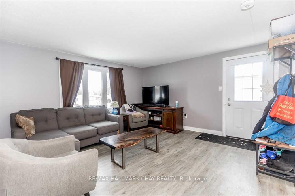 Photo 2 of 266 Galloway Boulevard, Midland — HOMEH