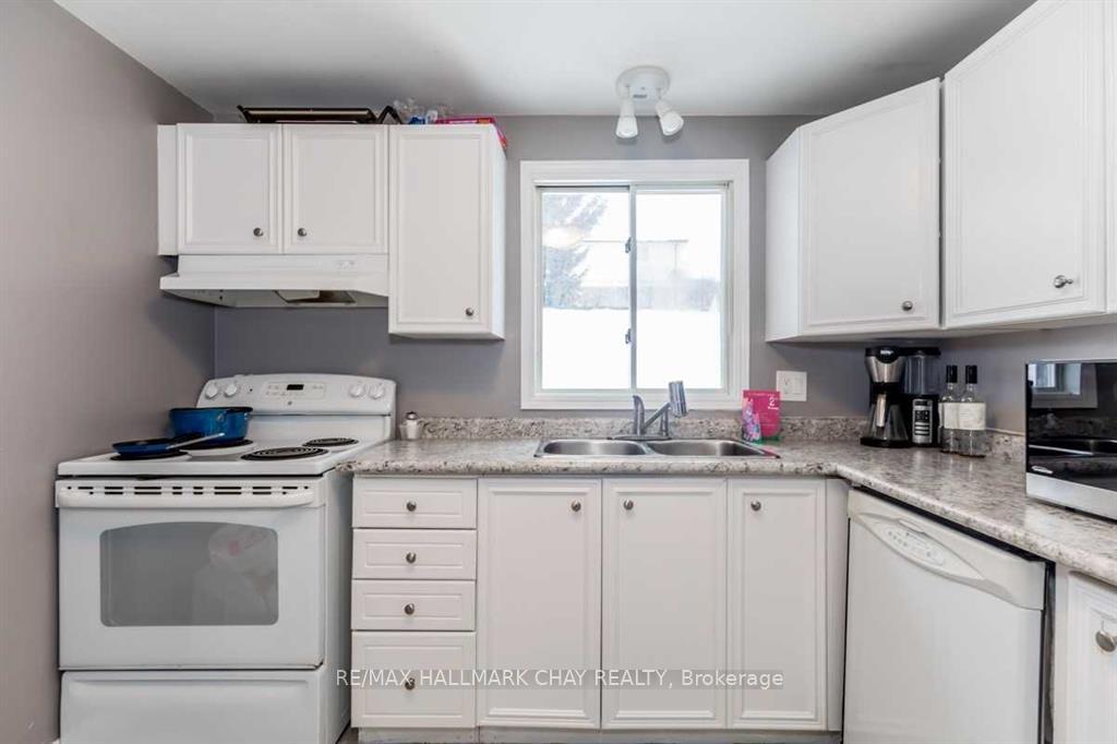 Photo 9 of 266 Galloway Boulevard, Midland — HOMEH