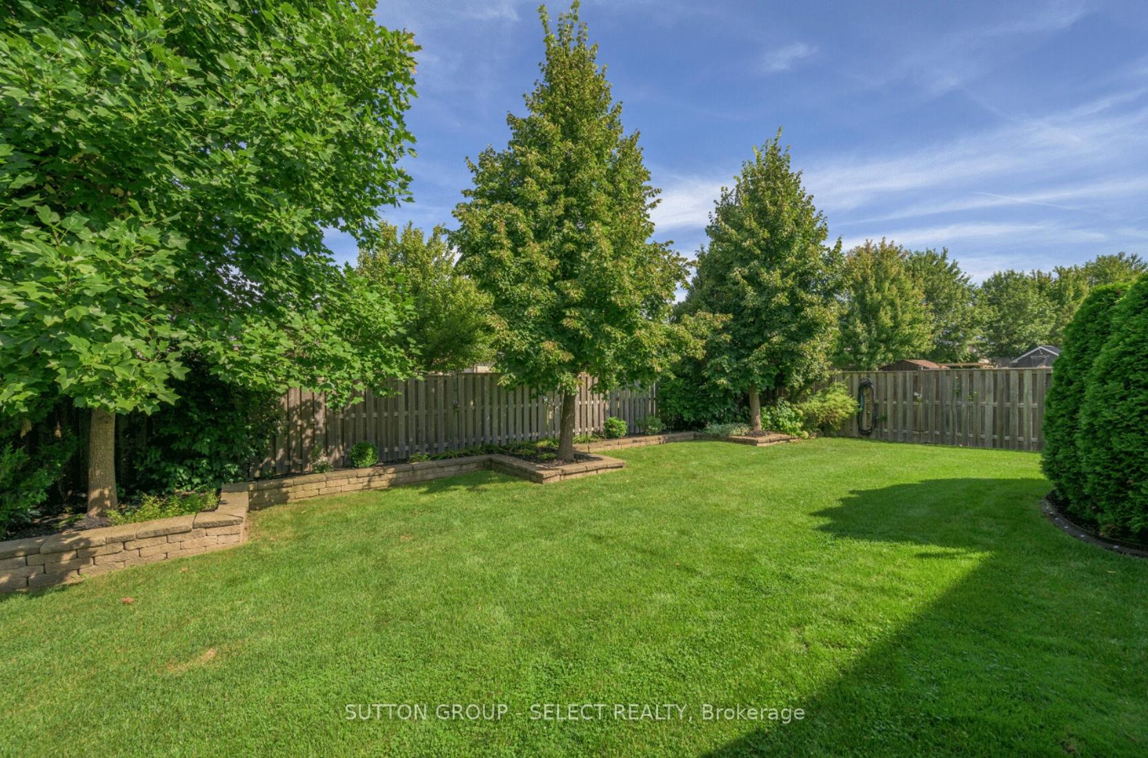 Photo 8 of 6 Oakmont Gardens, Middlesex Centre, Ilderton — HOMEH