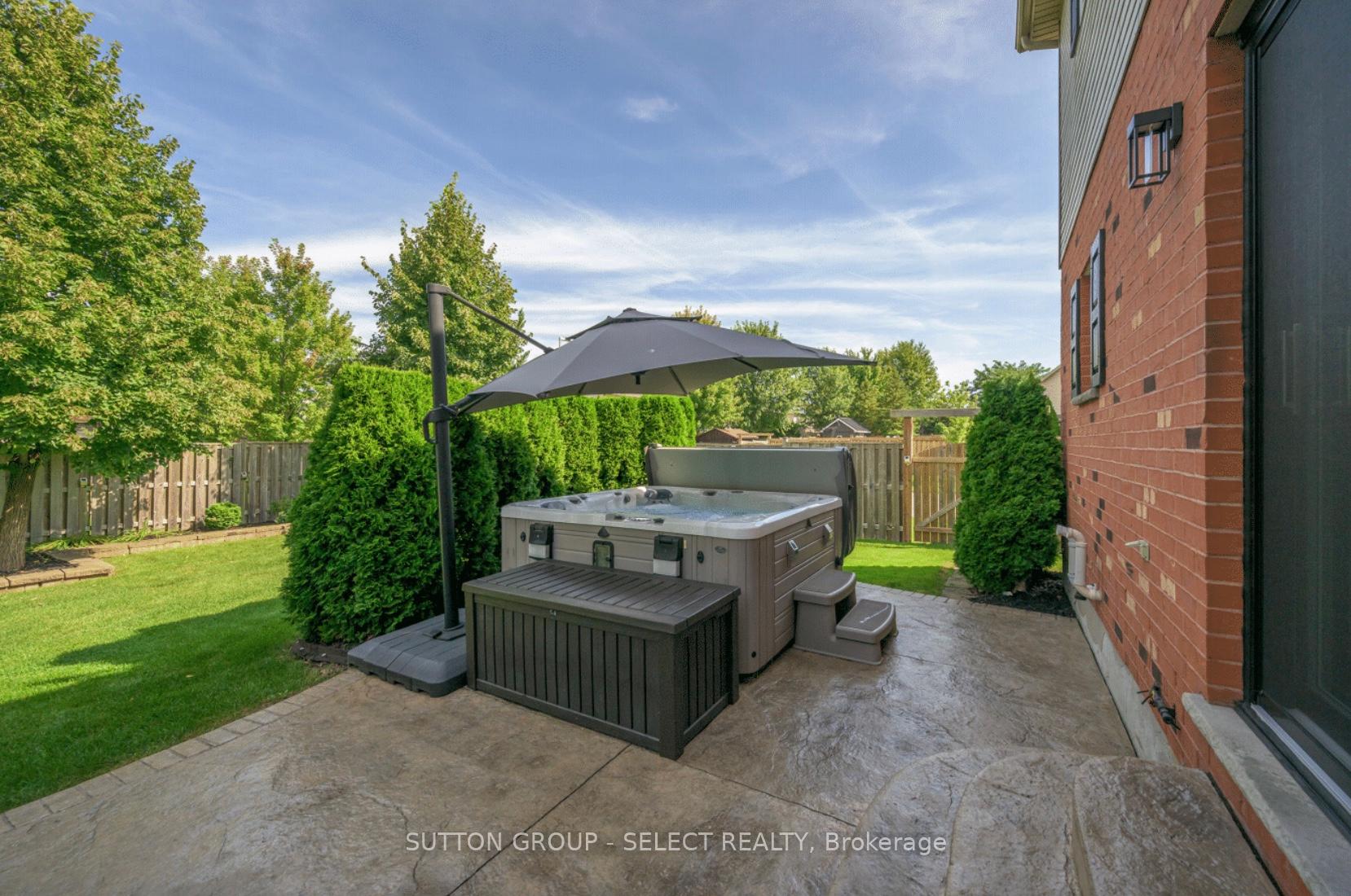 Photo 12 of 6 Oakmont Gardens, Middlesex Centre, Ilderton — HOMEH