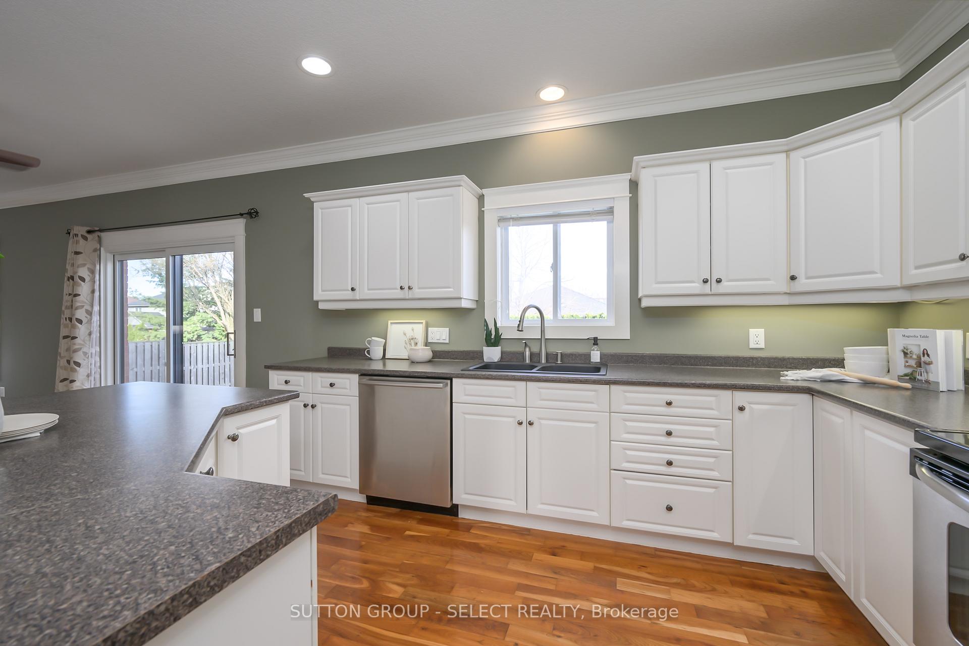 Photo 20 of 6 Oakmont Gardens, Middlesex Centre, Ilderton — HOMEH