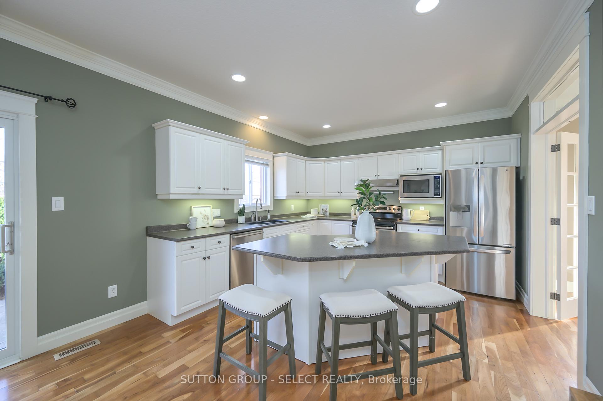 Photo 22 of 6 Oakmont Gardens, Middlesex Centre, Ilderton — HOMEH