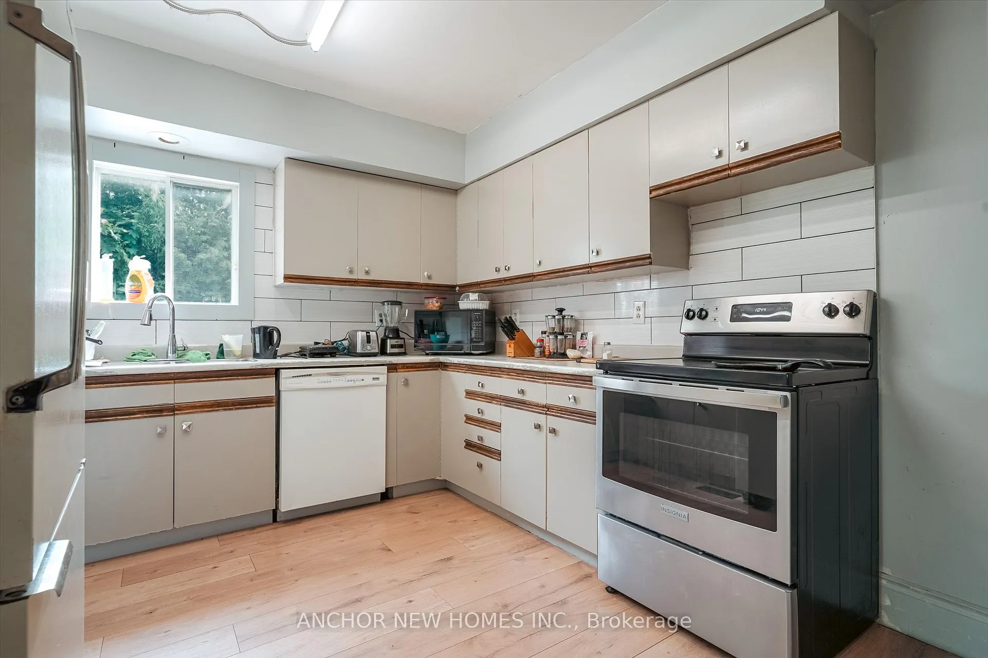 Photo 14 of 162 Clark Avenue, Markham, Thornhill — HOMEH