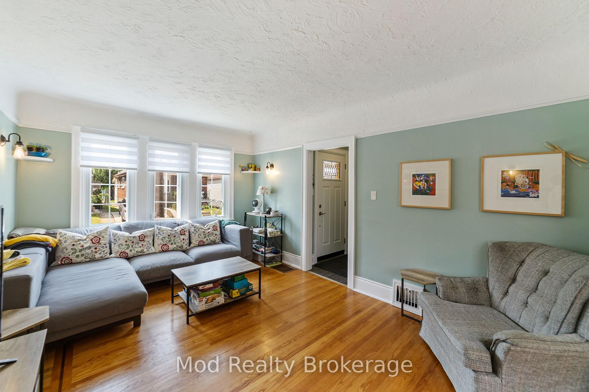 Photo 5 of 43 Weir Street S, Hamilton, Bartonville — HOMEH