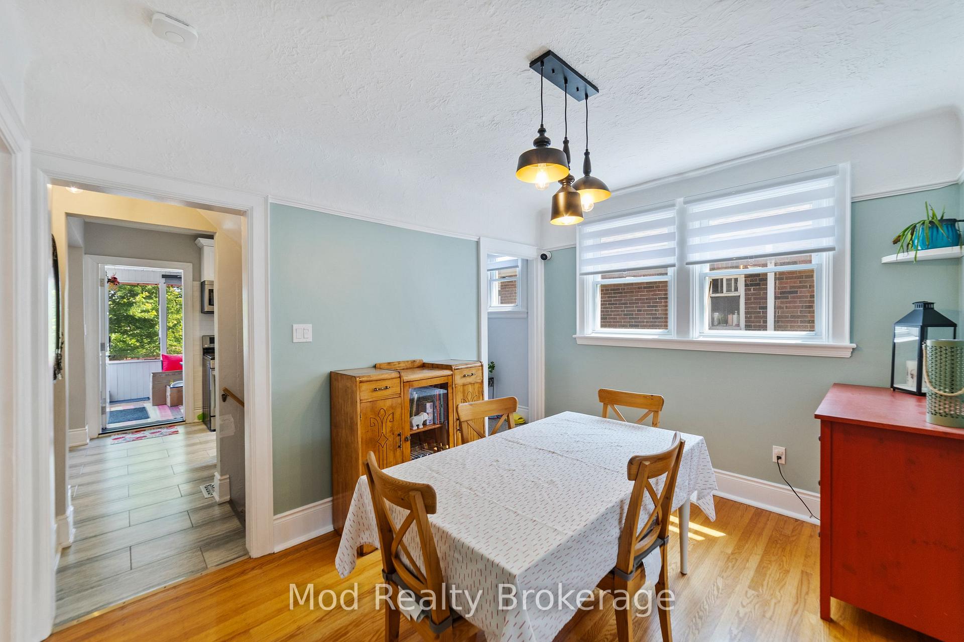 Photo 8 of 43 Weir Street S, Hamilton, Bartonville — HOMEH