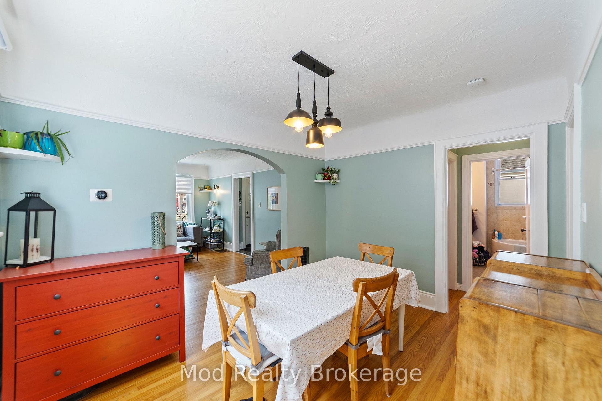 Photo 10 of 43 Weir Street S, Hamilton, Bartonville — HOMEH