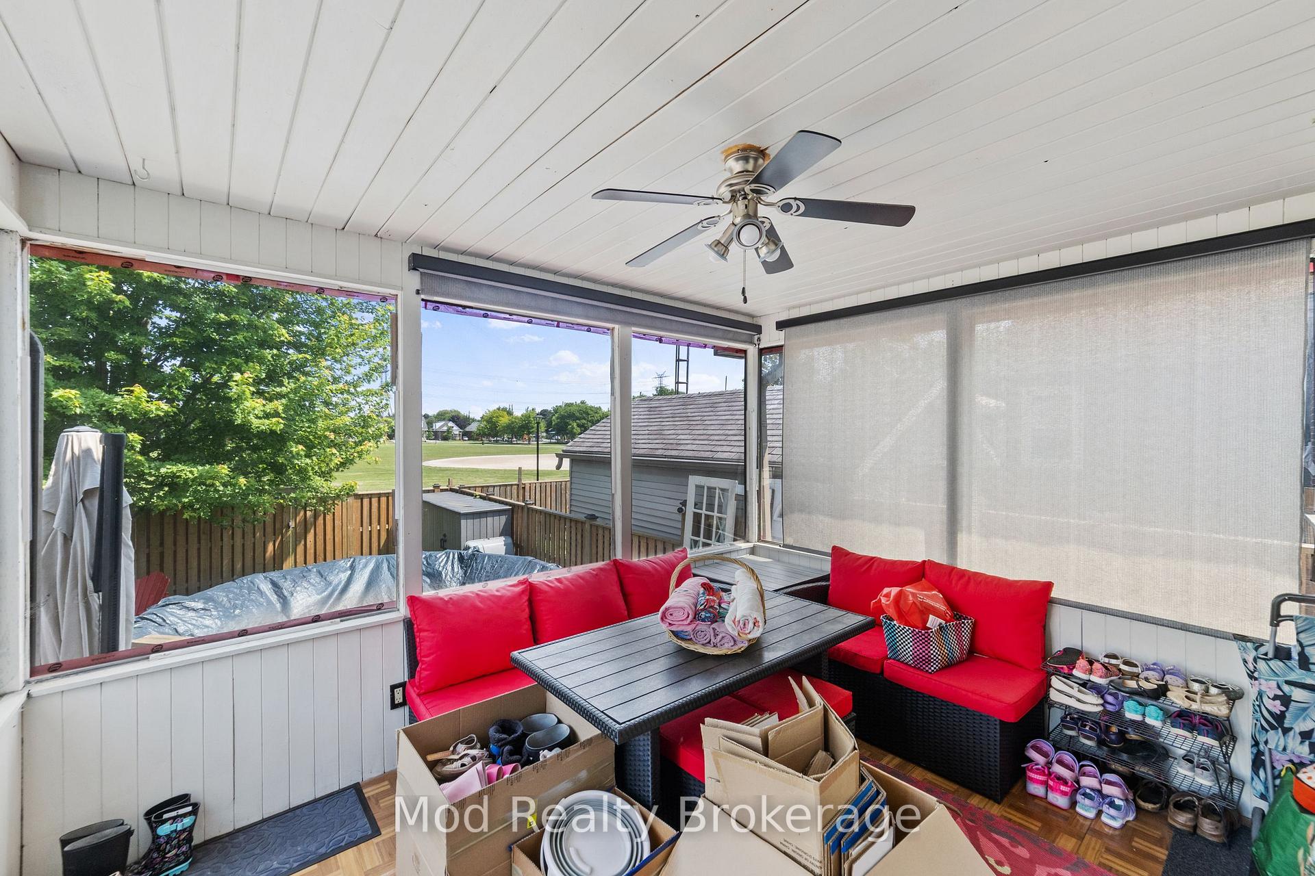 Photo 19 of 43 Weir Street S, Hamilton, Bartonville — HOMEH