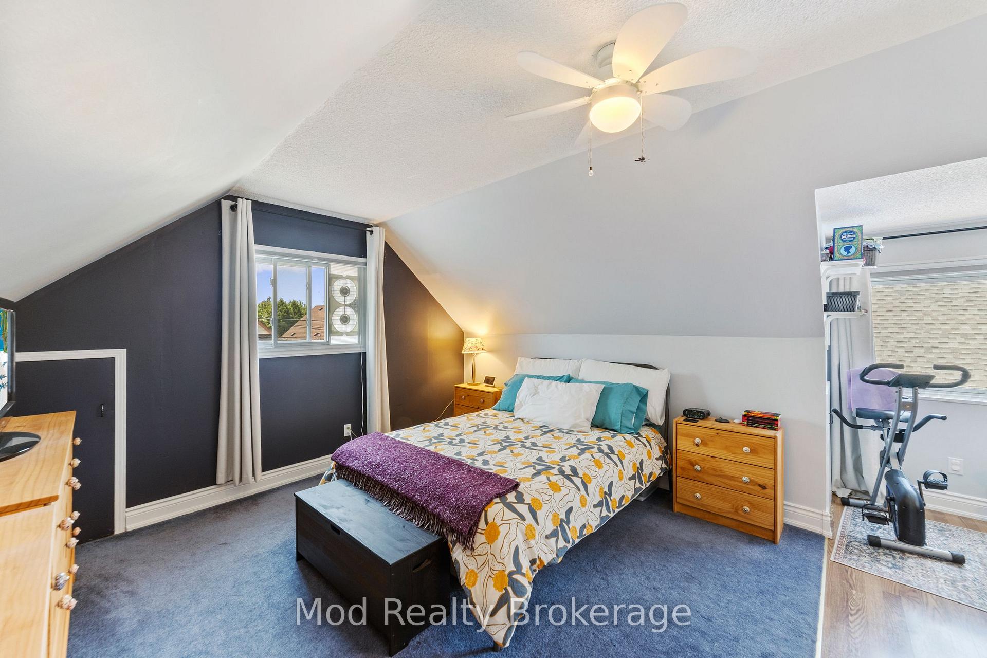 Photo 21 of 43 Weir Street S, Hamilton, Bartonville — HOMEH