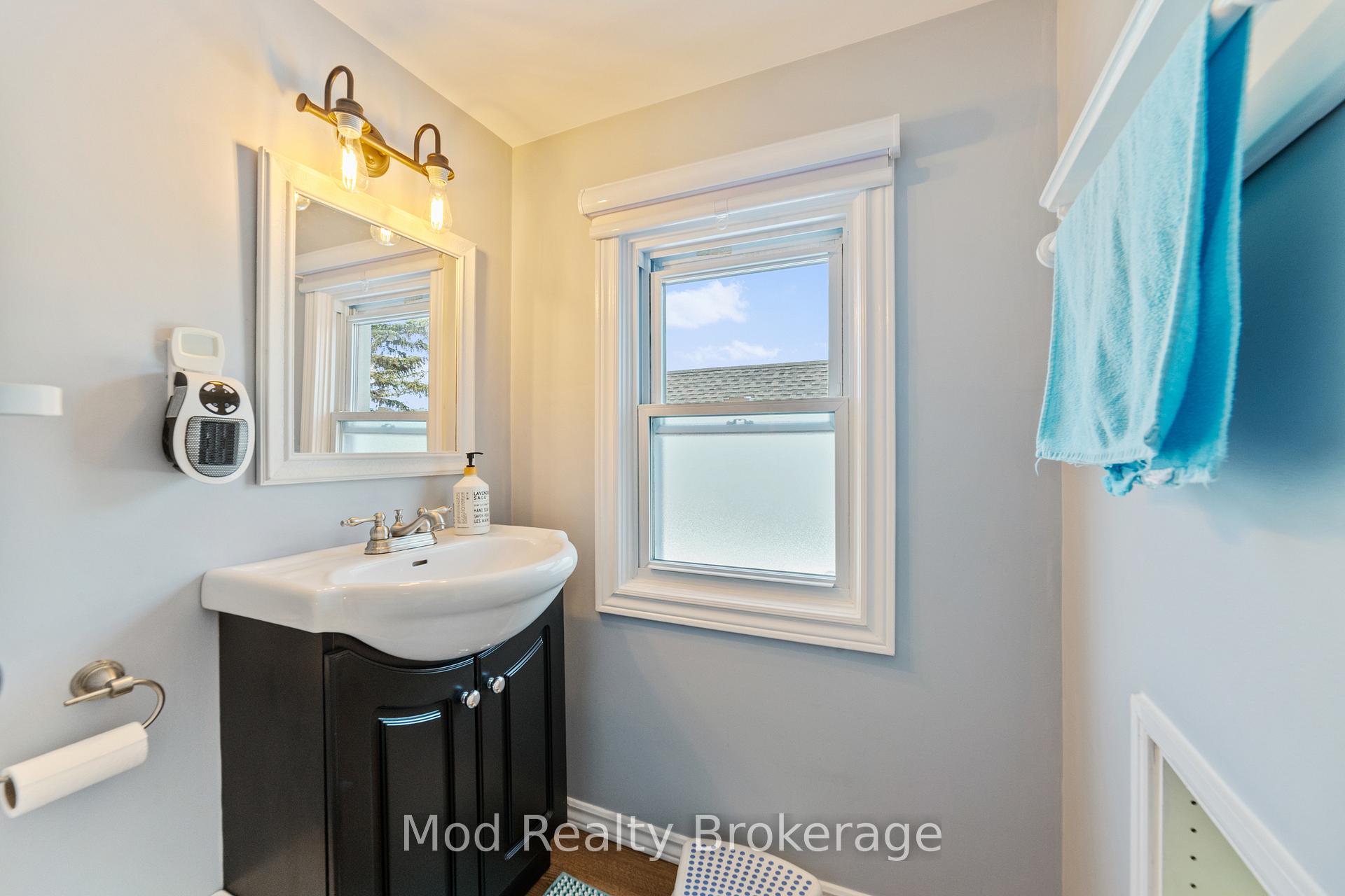 Photo 25 of 43 Weir Street S, Hamilton, Bartonville — HOMEH