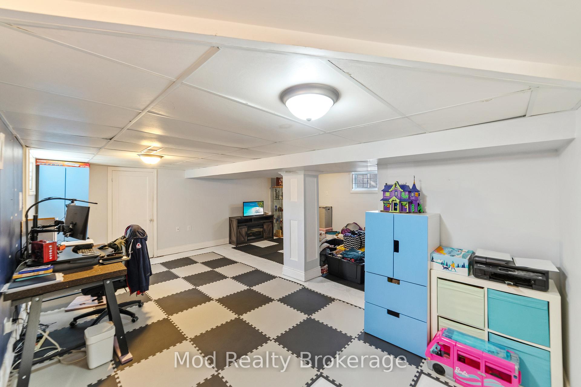 Photo 29 of 43 Weir Street S, Hamilton, Bartonville — HOMEH