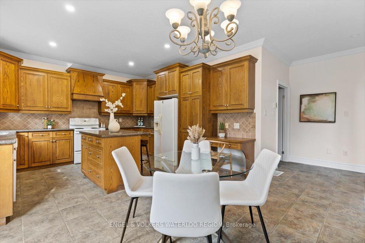 Photo 12 of 413 Falconridge Drive, Kitchener — HOMEH