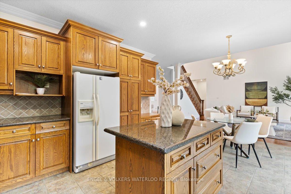 Photo 15 of 413 Falconridge Drive, Kitchener — HOMEH