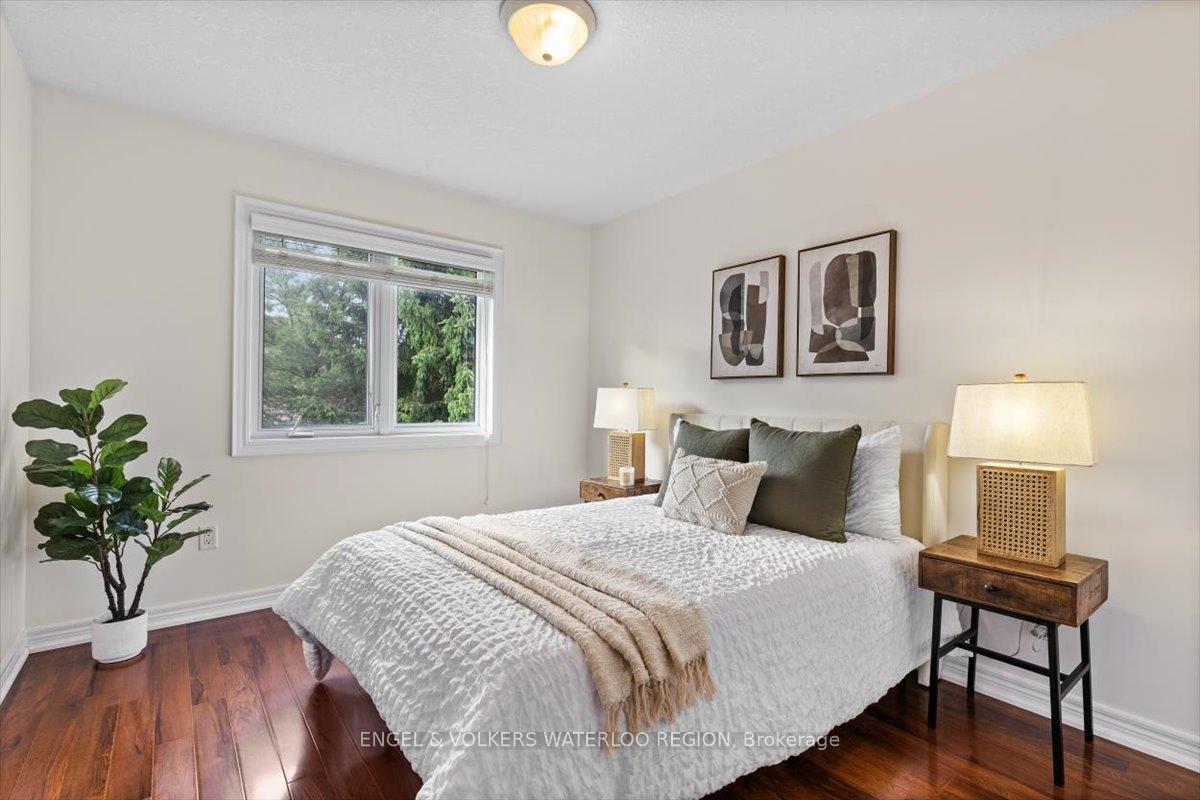 Photo 21 of 413 Falconridge Drive, Kitchener — HOMEH