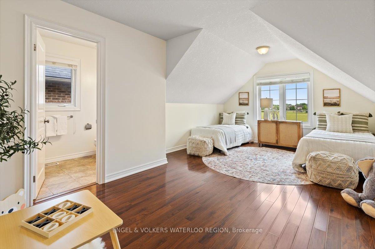 Photo 24 of 413 Falconridge Drive, Kitchener — HOMEH