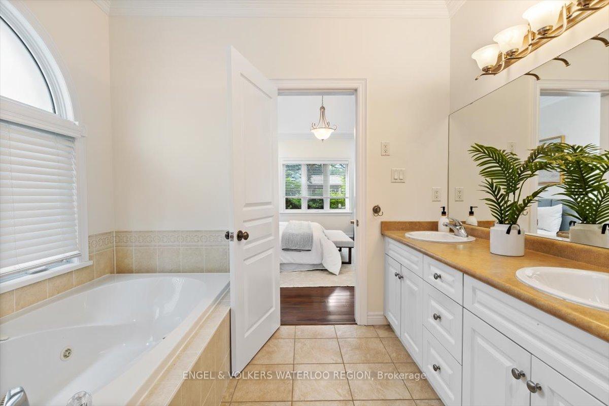 Photo 27 of 413 Falconridge Drive, Kitchener — HOMEH