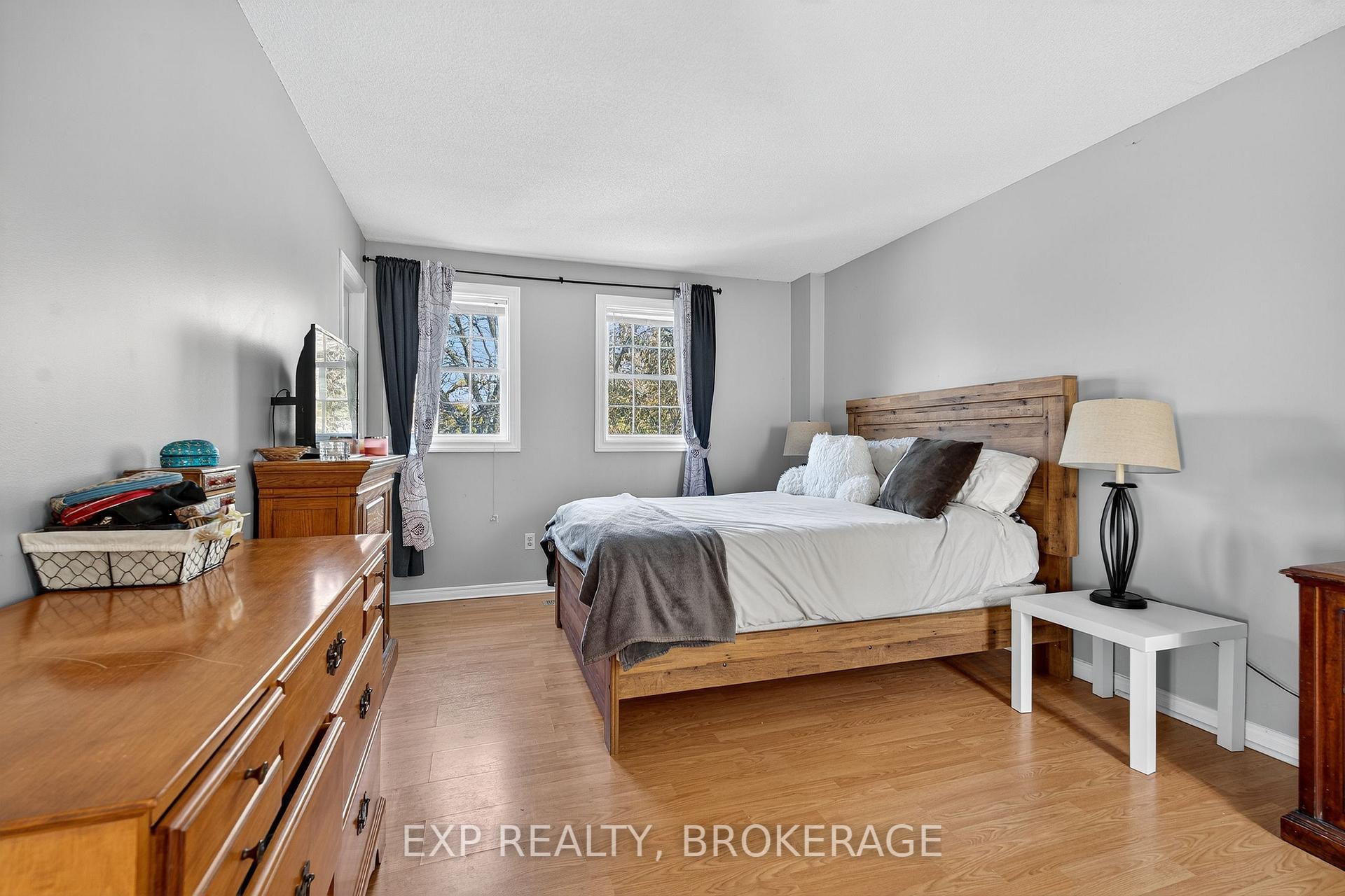 Photo 1 of 50 Chartwell Crescent, Kingston, Kingston East (Incl Barret Crt) — HOMEH
