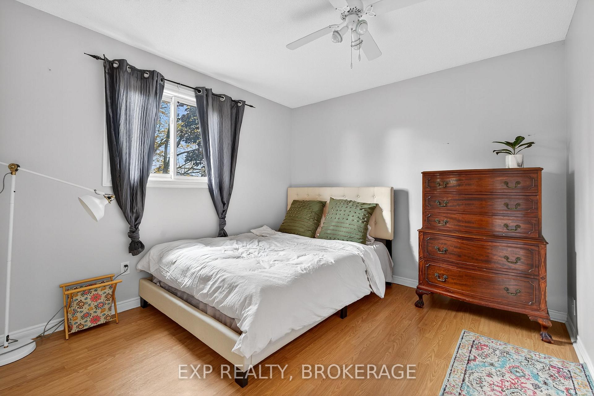 Photo 5 of 50 Chartwell Crescent, Kingston, Kingston East (Incl Barret Crt) — HOMEH