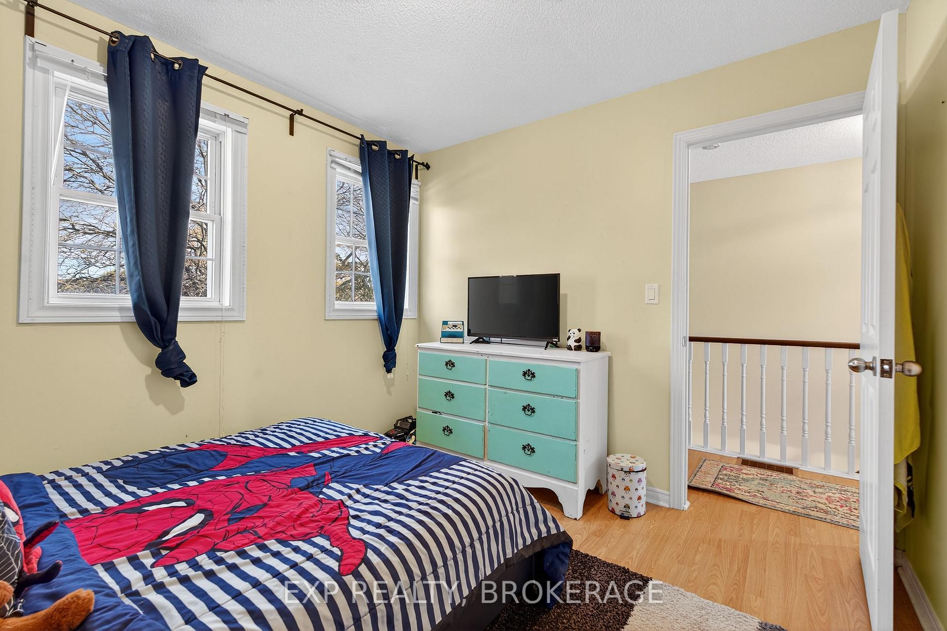 Photo 10 of 50 Chartwell Crescent, Kingston, Kingston East (Incl Barret Crt) — HOMEH