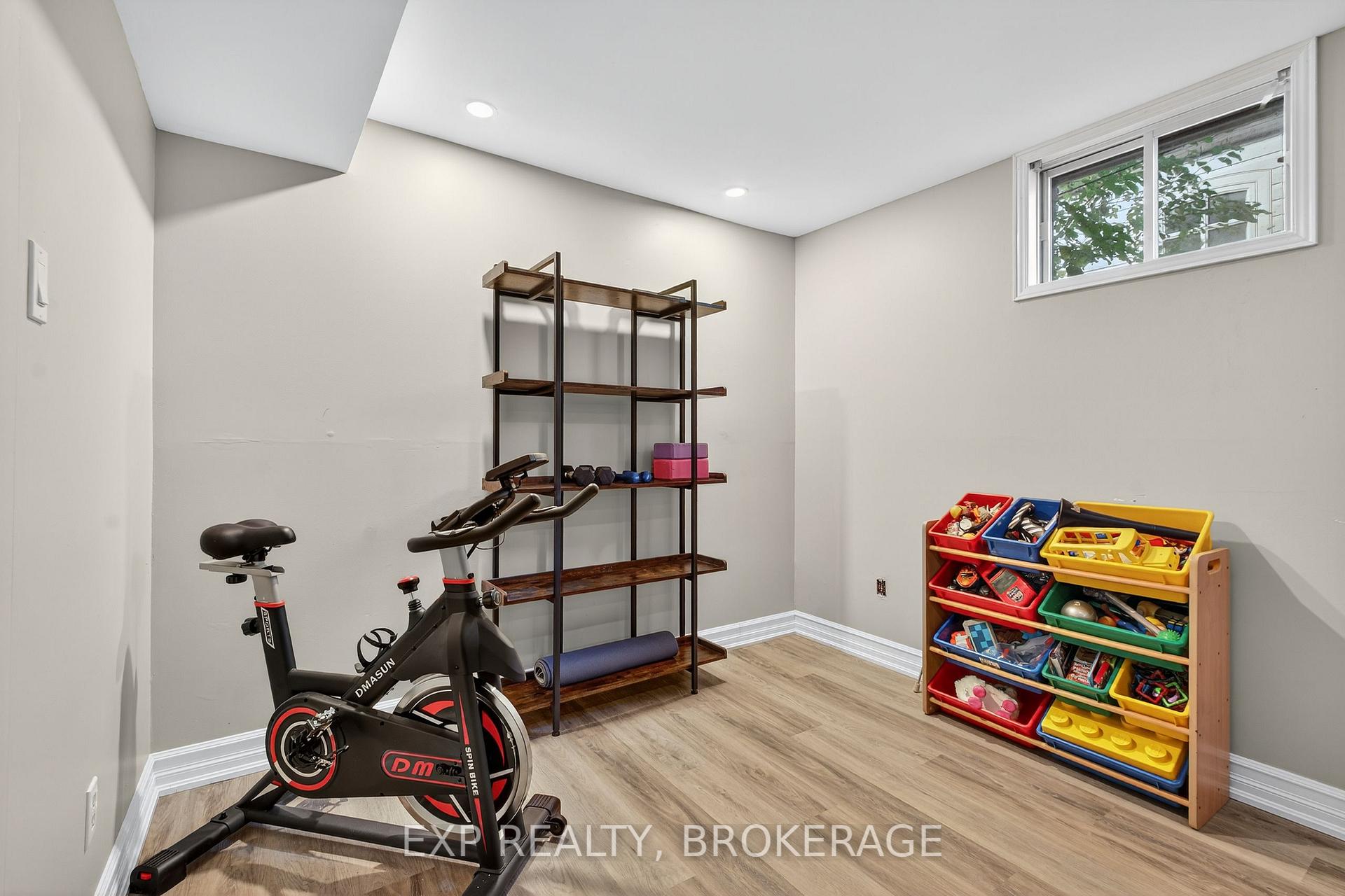 Photo 13 of 50 Chartwell Crescent, Kingston, Kingston East (Incl Barret Crt) — HOMEH