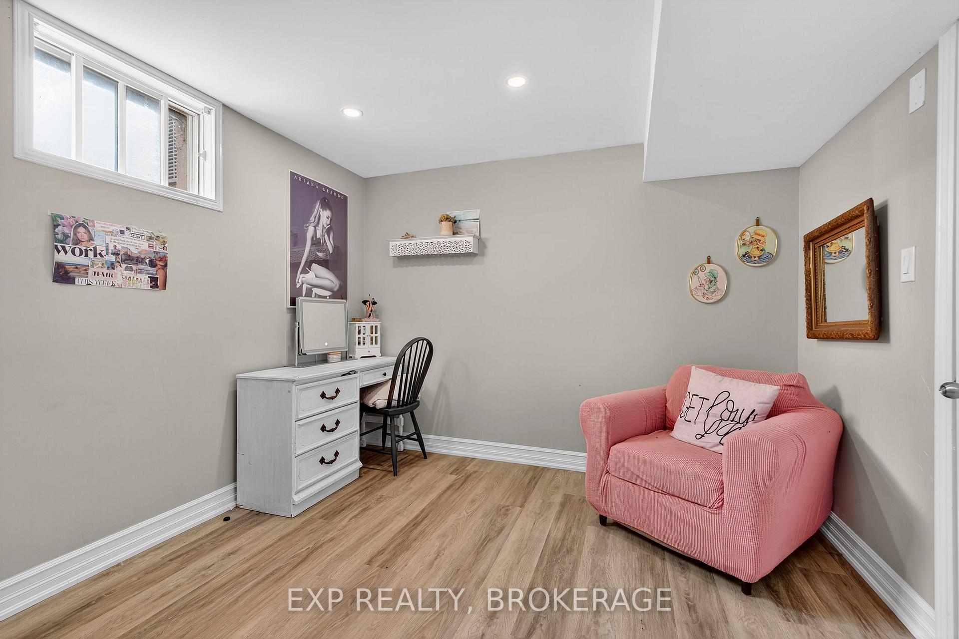 Photo 15 of 50 Chartwell Crescent, Kingston, Kingston East (Incl Barret Crt) — HOMEH