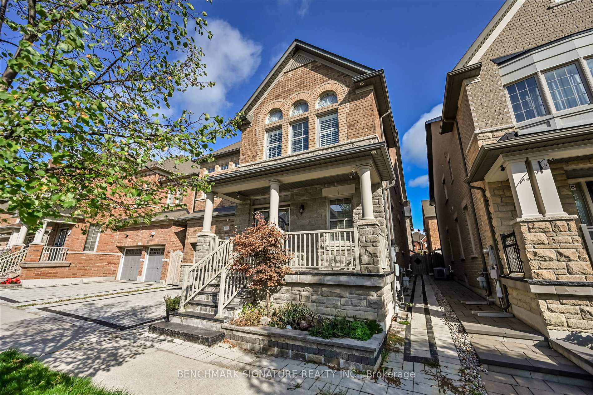 Photo 2 of 110 Busch Avenue, Markham, Berczy — HOMEH