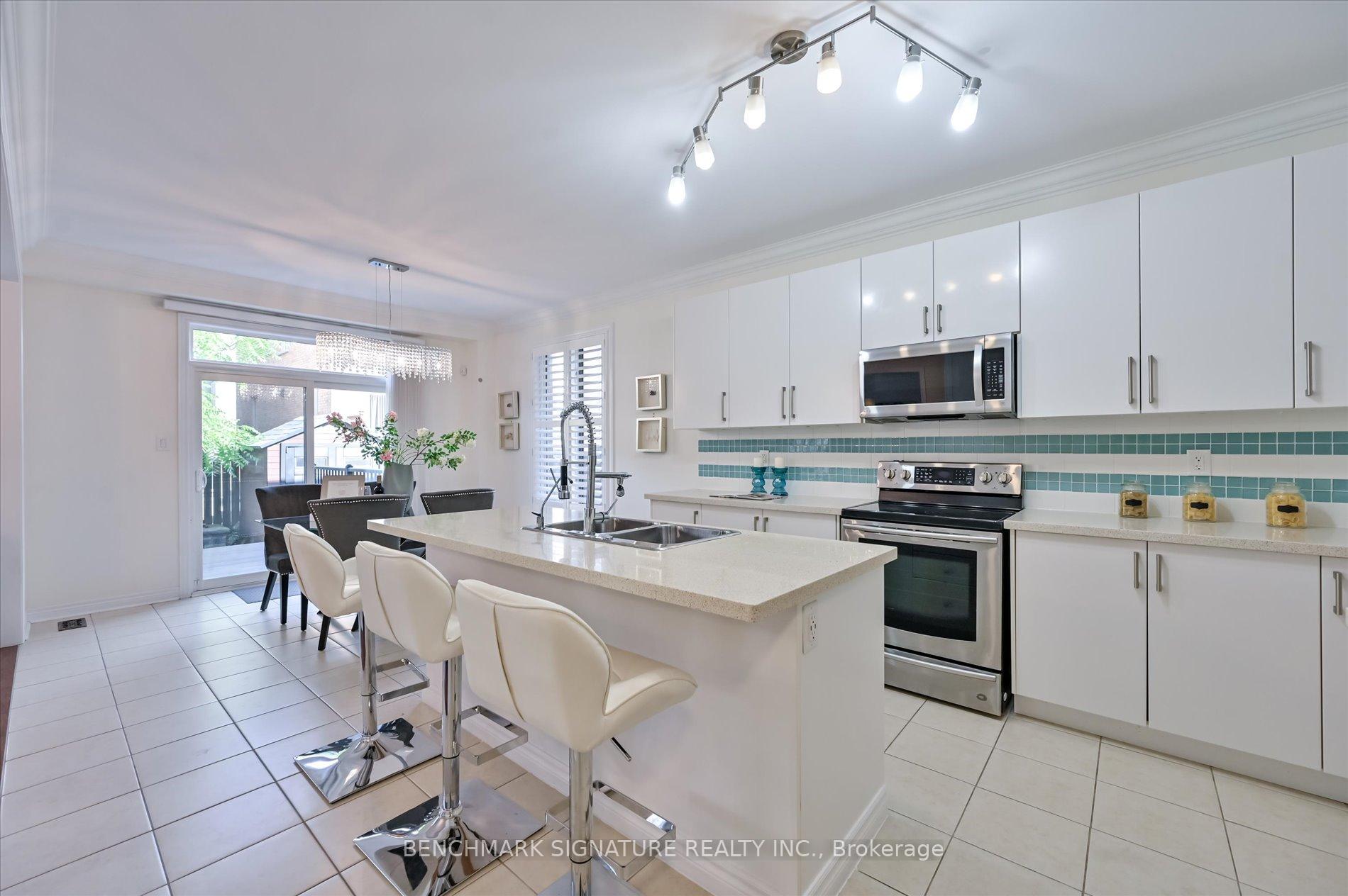 Photo 9 of 110 Busch Avenue, Markham, Berczy — HOMEH