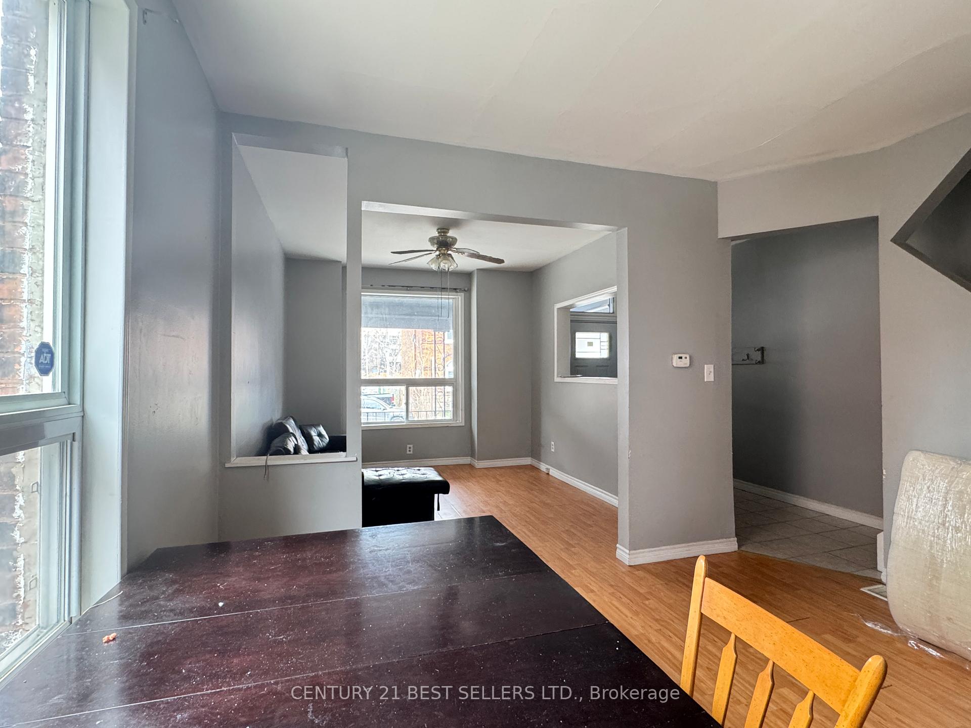 Photo 1 of 12 Arthur Avenue N, Hamilton, Gibson — HOMEH