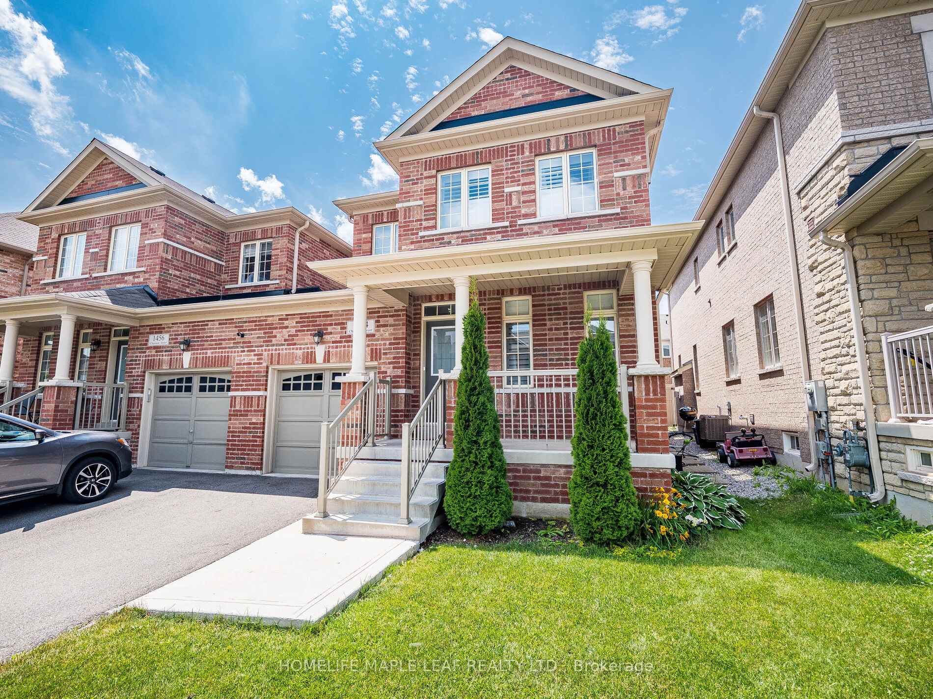 Front of 1454 Chretien Street