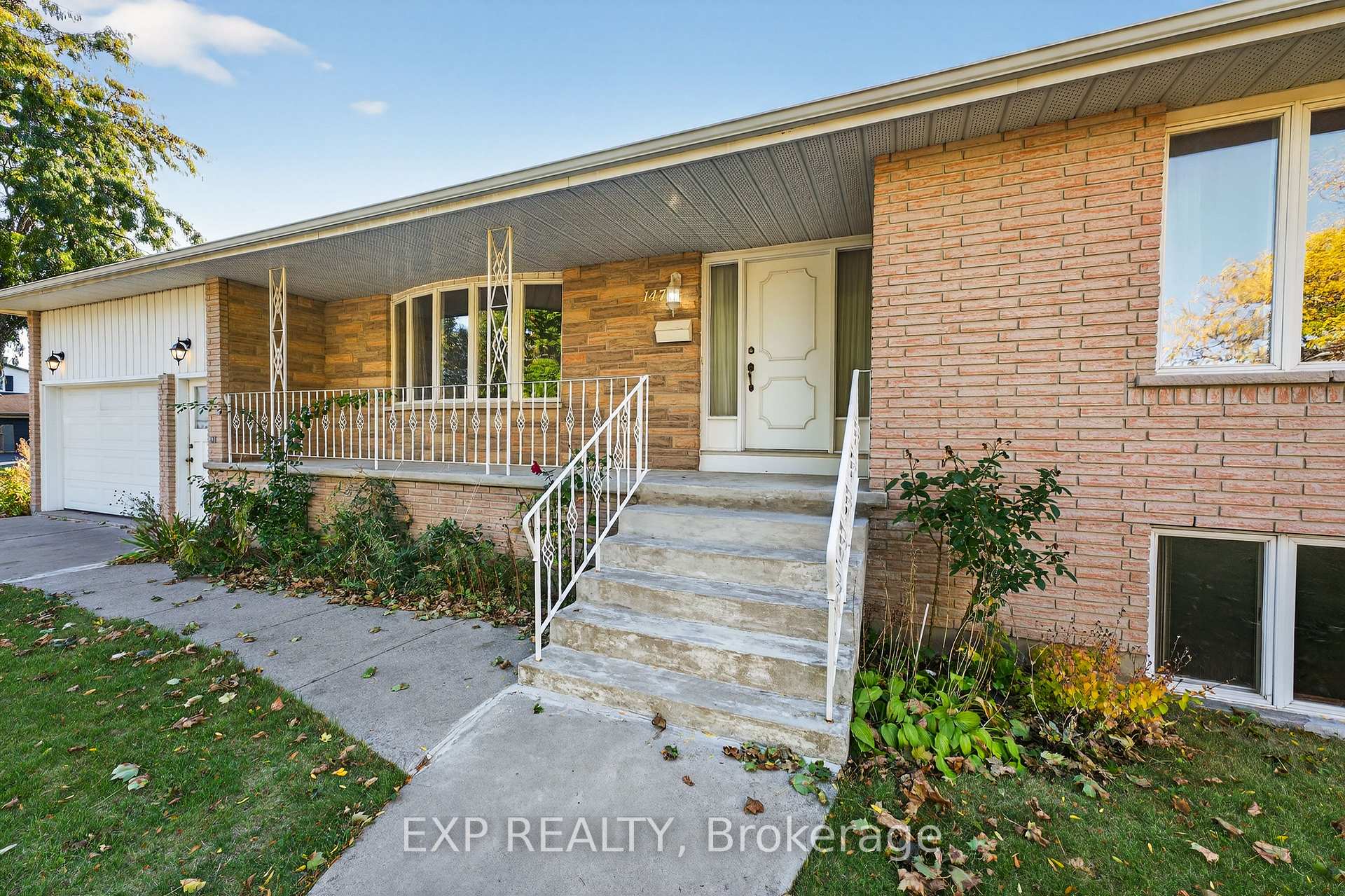 Photo 3 of 147 Inverness Crescent, Kingston, West of Sir John A. Blvd — HOMEH