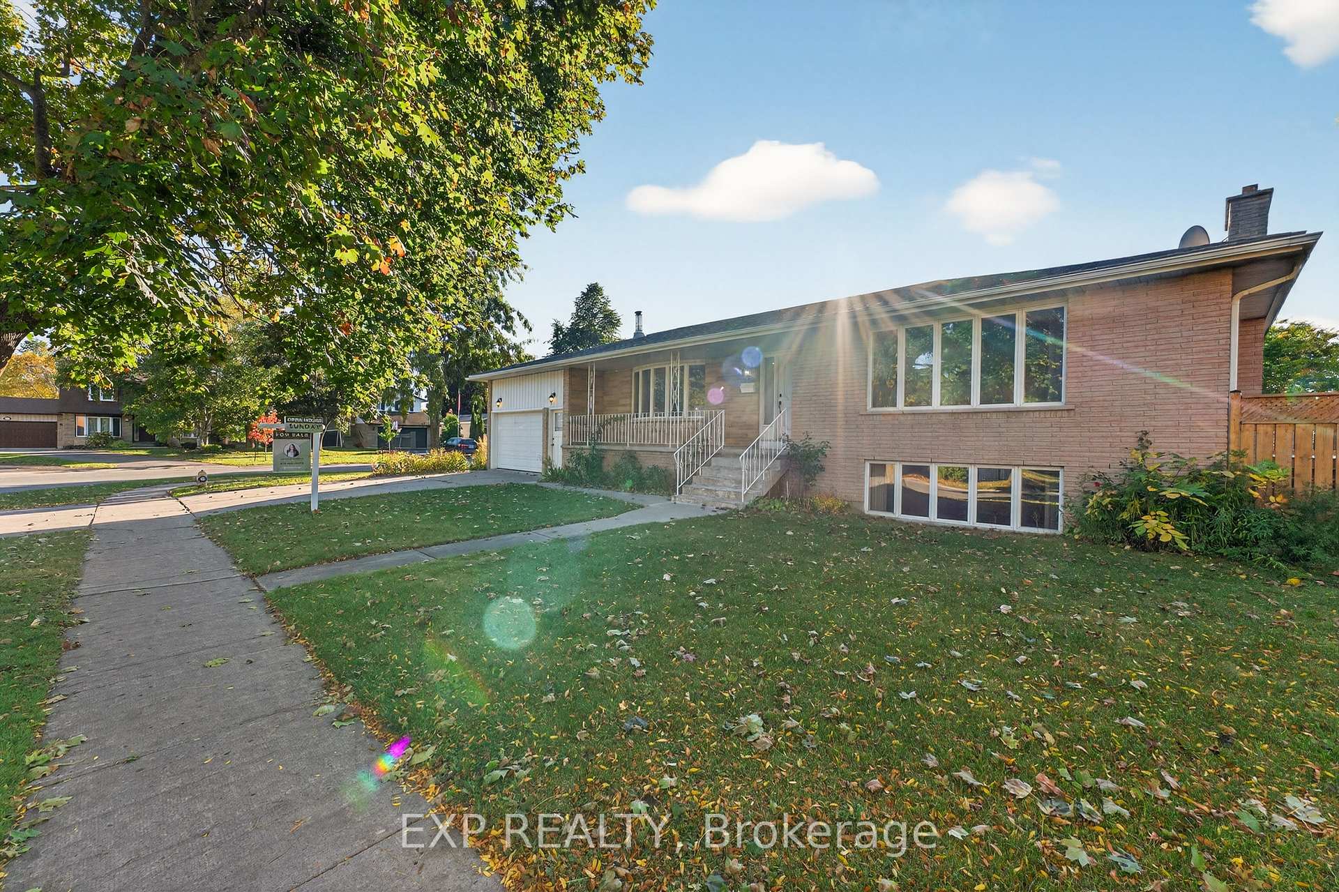 Photo 4 of 147 Inverness Crescent, Kingston, West of Sir John A. Blvd — HOMEH