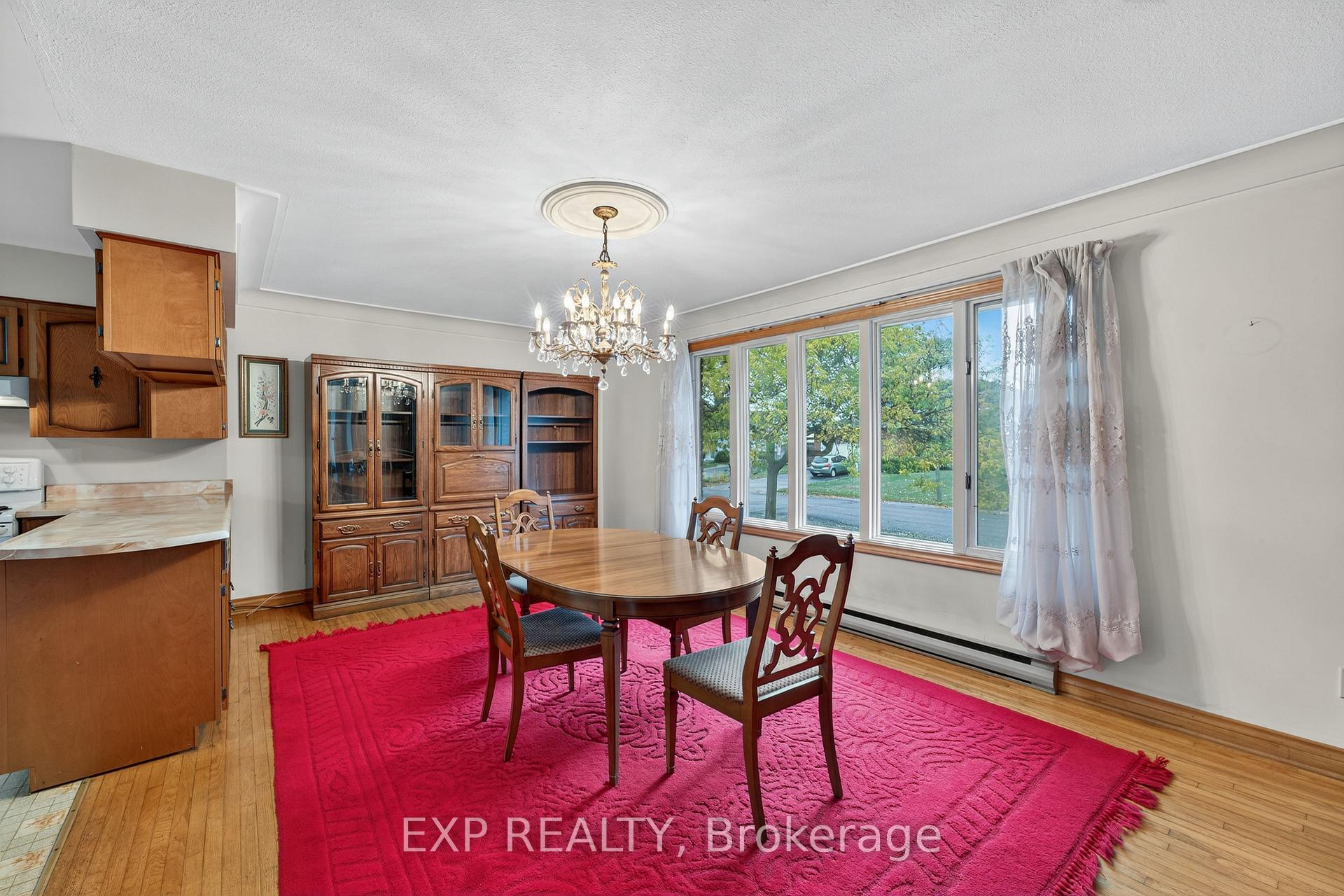 Photo 10 of 147 Inverness Crescent, Kingston, West of Sir John A. Blvd — HOMEH