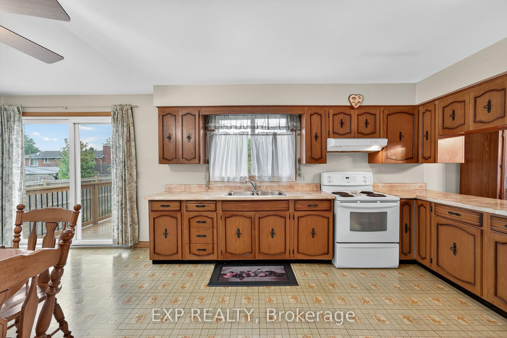 Photo 12 of 147 Inverness Crescent, Kingston, West of Sir John A. Blvd — HOMEH