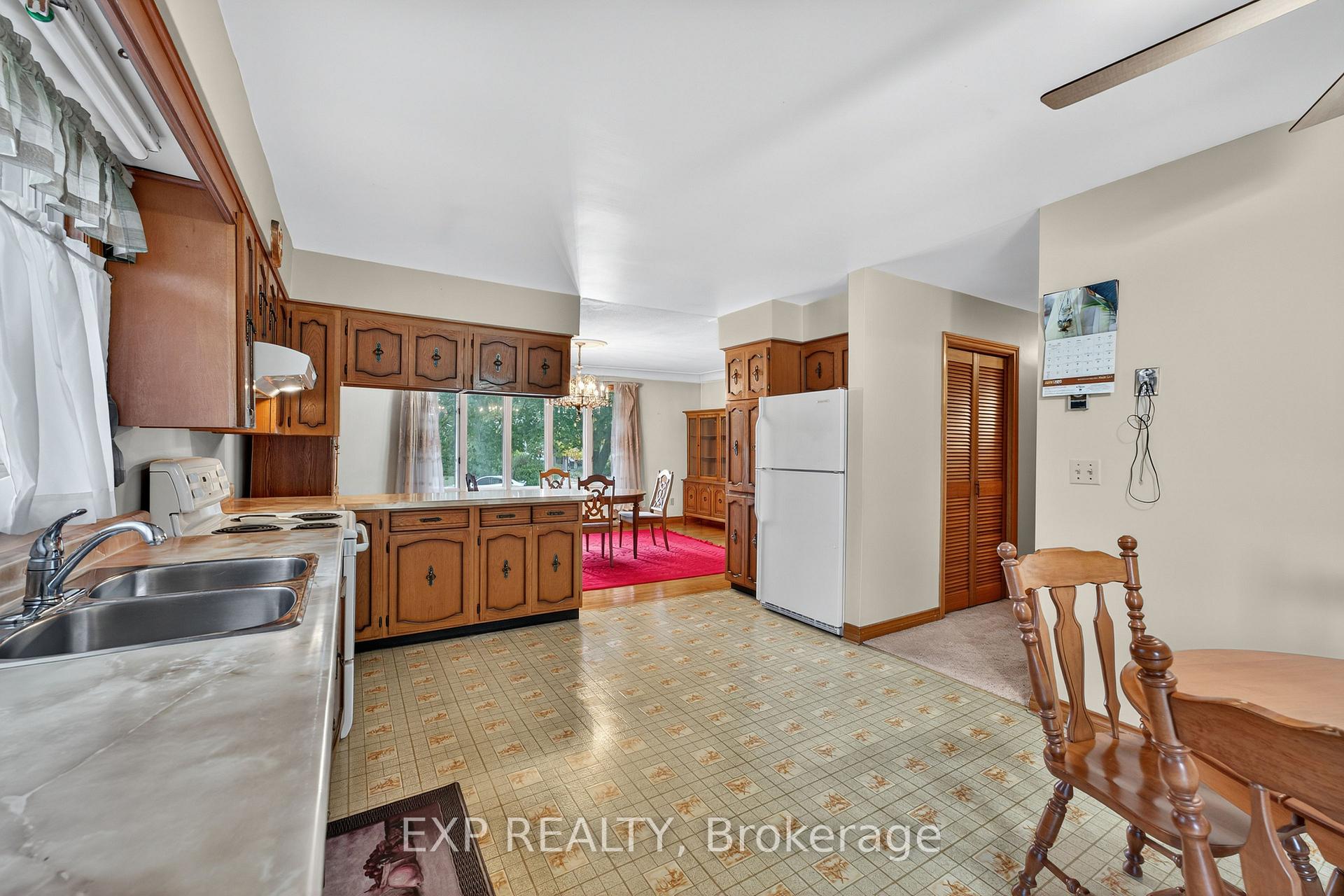 Photo 14 of 147 Inverness Crescent, Kingston, West of Sir John A. Blvd — HOMEH