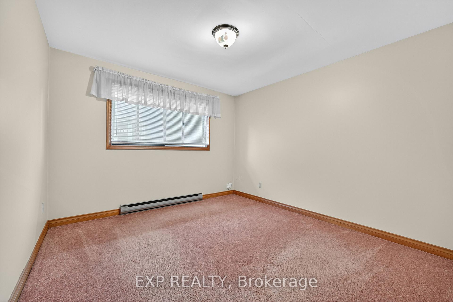 Photo 18 of 147 Inverness Crescent, Kingston, West of Sir John A. Blvd — HOMEH