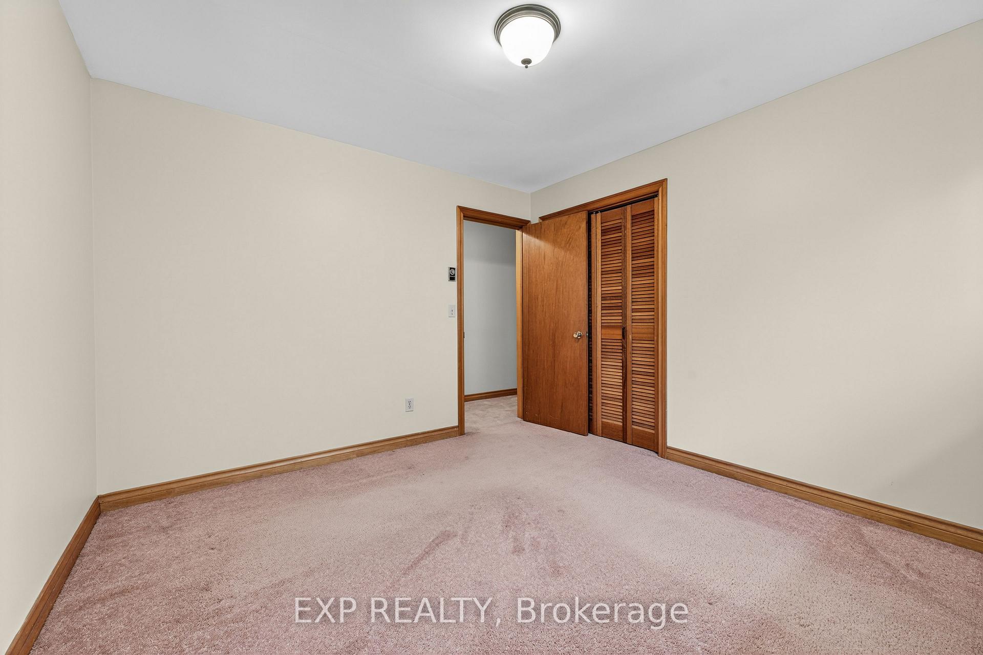 Photo 20 of 147 Inverness Crescent, Kingston, West of Sir John A. Blvd — HOMEH