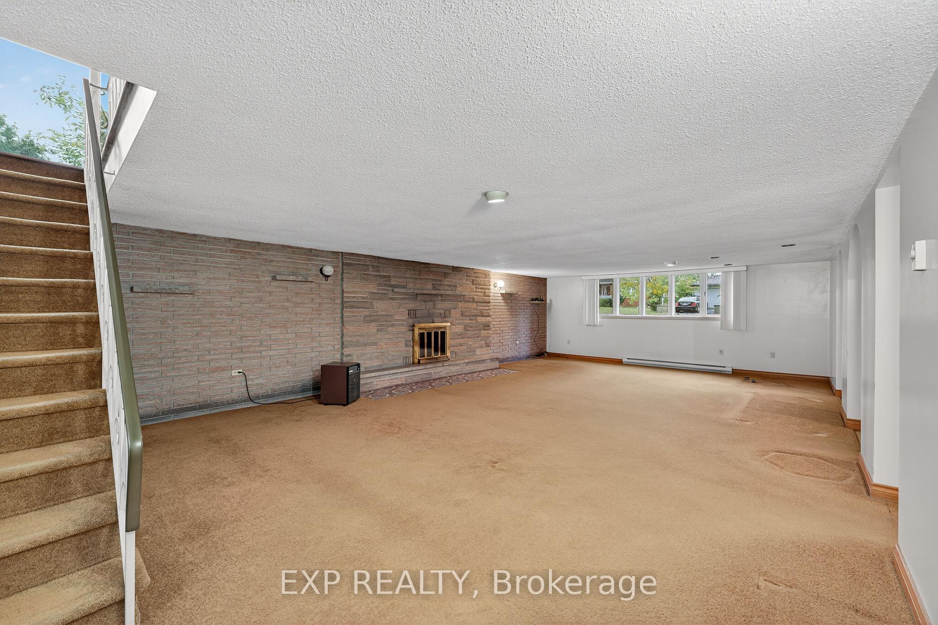 Photo 26 of 147 Inverness Crescent, Kingston, West of Sir John A. Blvd — HOMEH