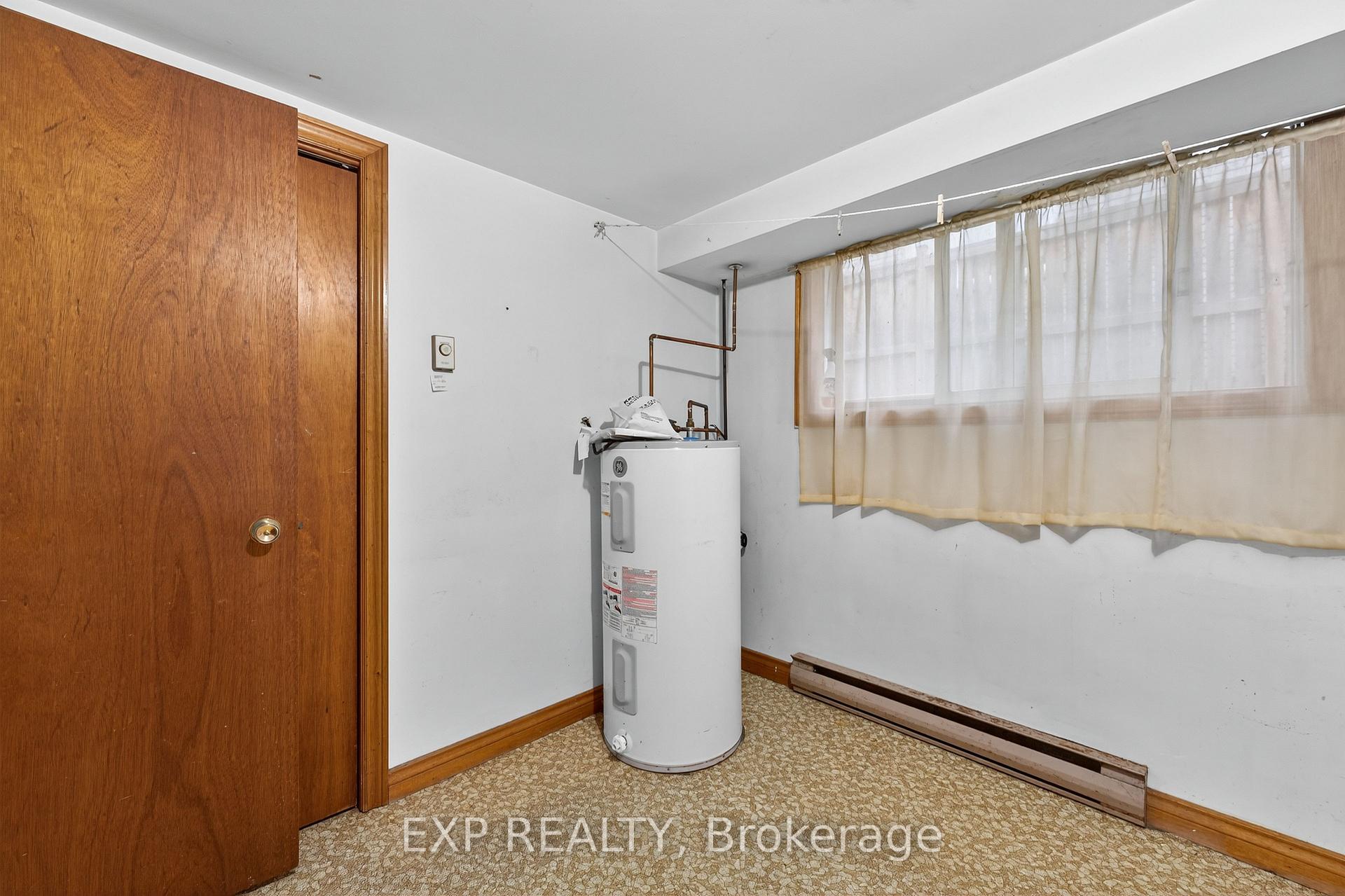 Photo 33 of 147 Inverness Crescent, Kingston, West of Sir John A. Blvd — HOMEH
