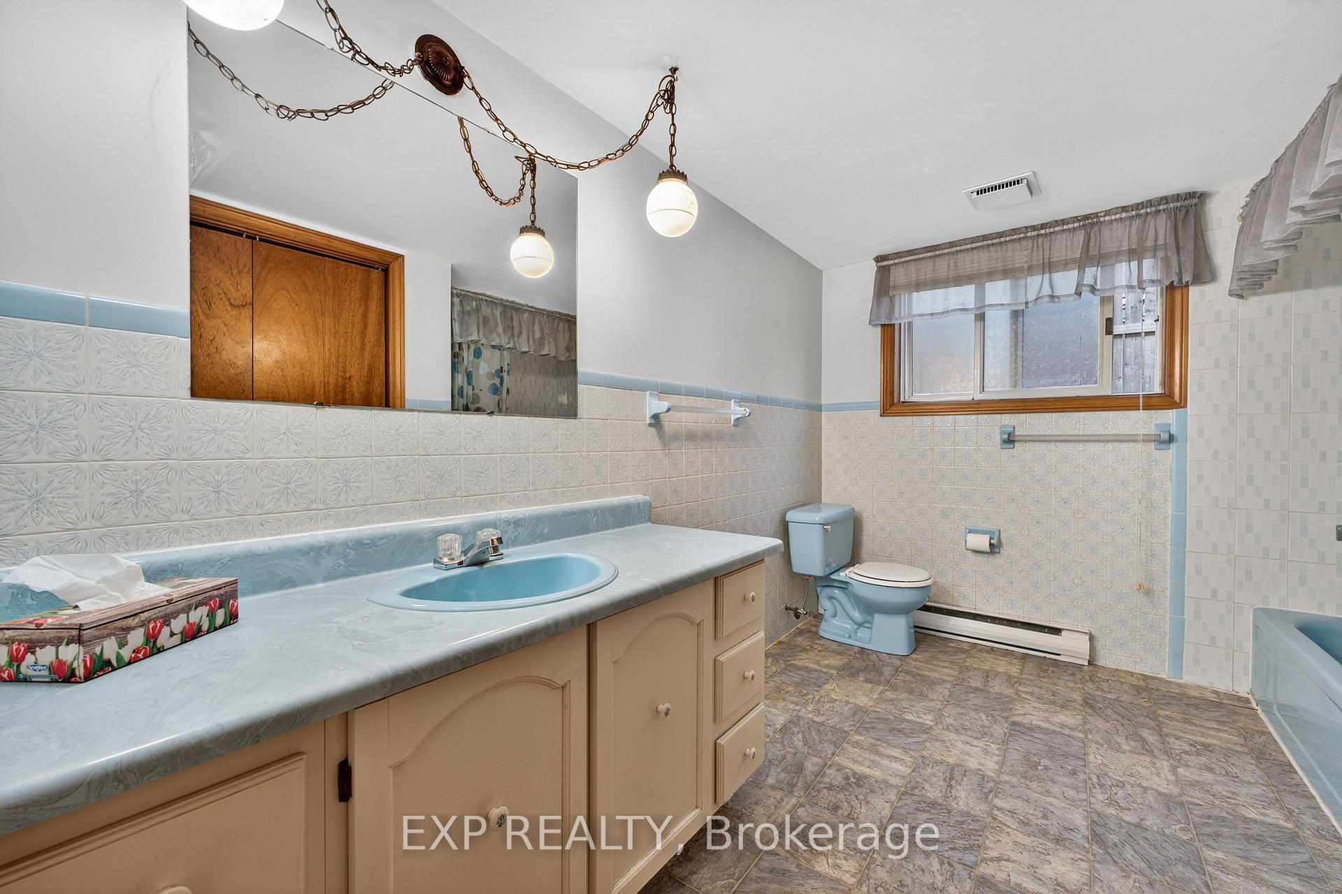 Photo 34 of 147 Inverness Crescent, Kingston, West of Sir John A. Blvd — HOMEH