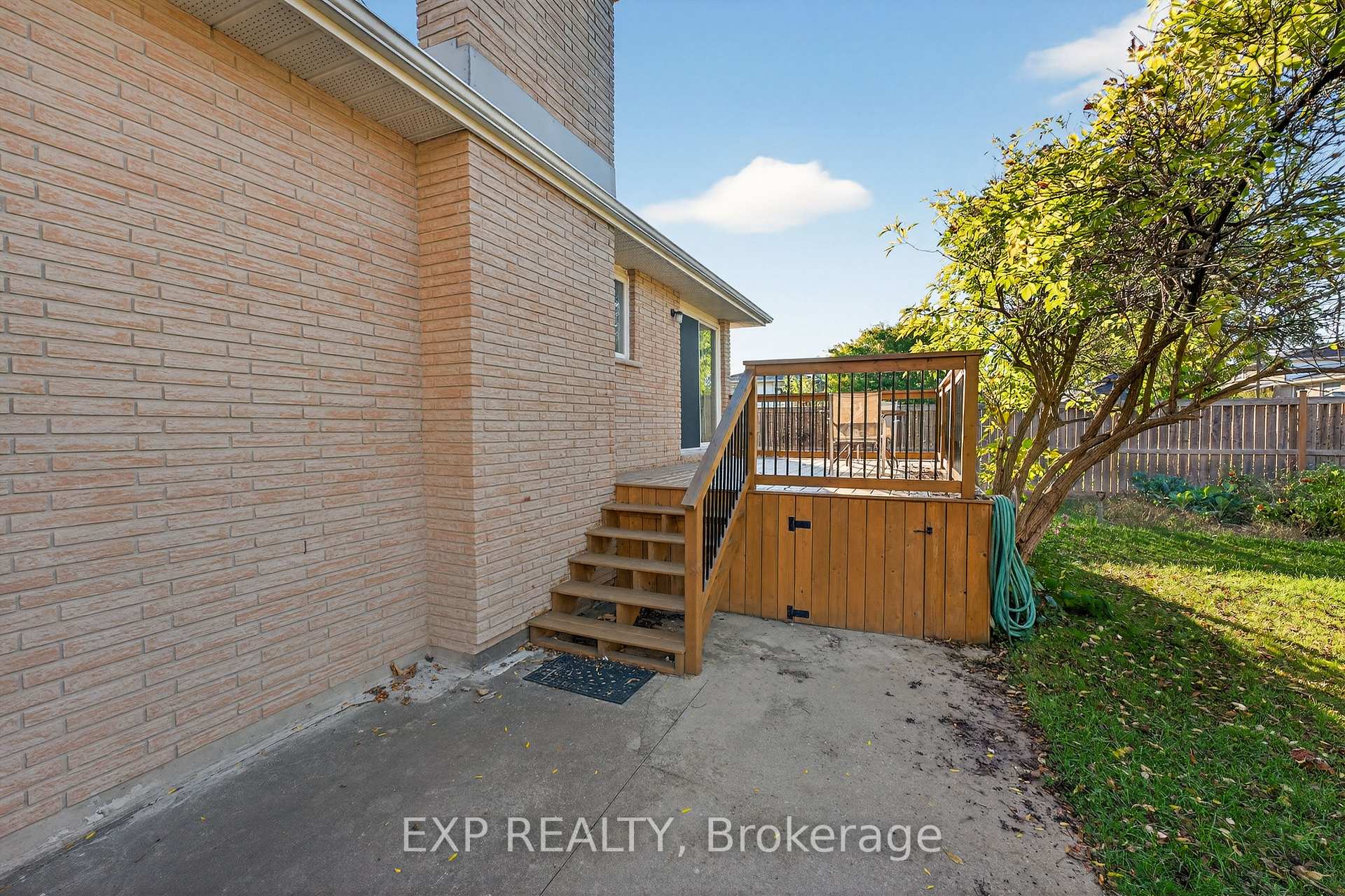 Photo 37 of 147 Inverness Crescent, Kingston, West of Sir John A. Blvd — HOMEH