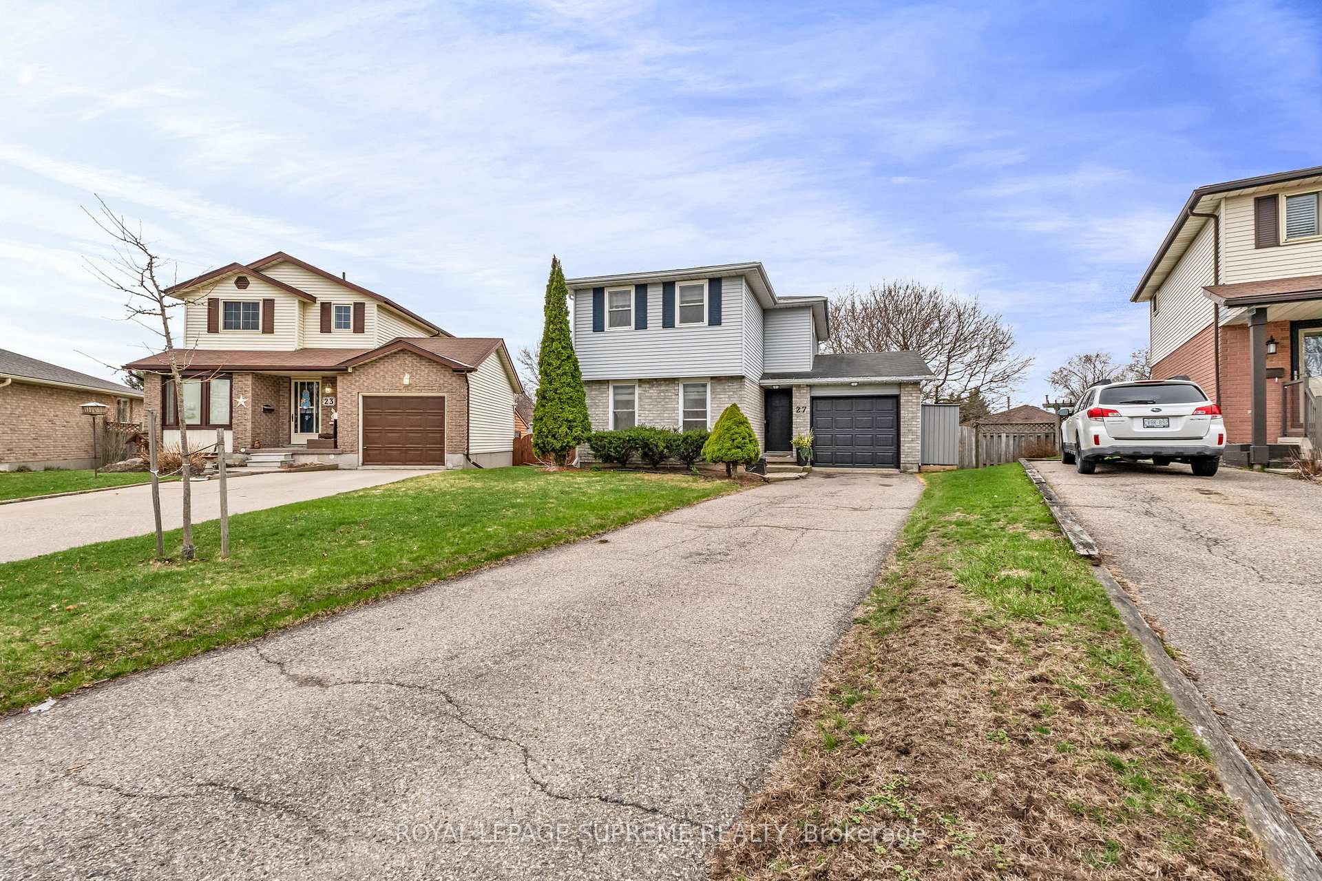 Photo 3 of 27 Connelly Drive, Kitchener — HOMEH