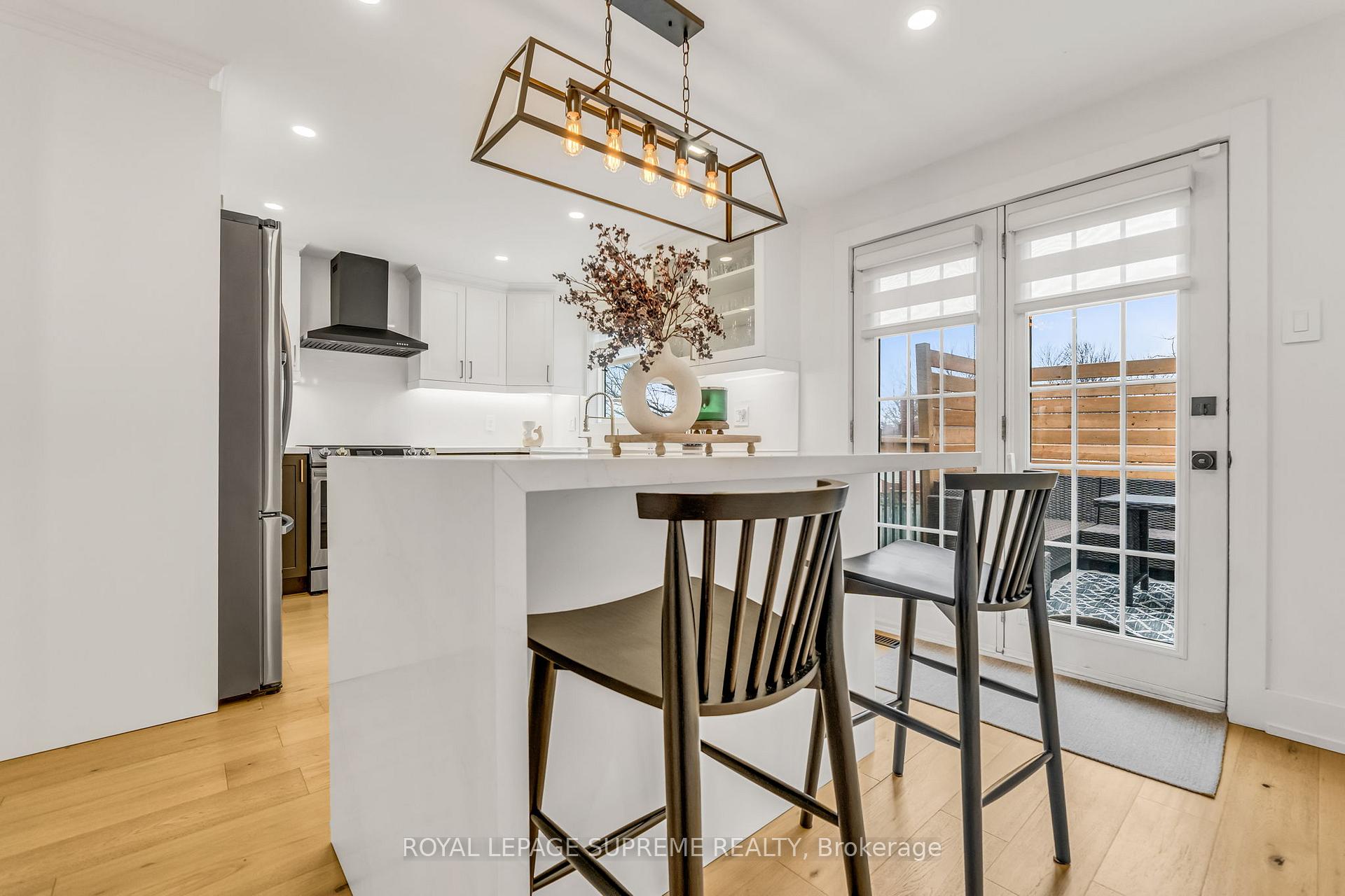 Photo 9 of 27 Connelly Drive, Kitchener — HOMEH
