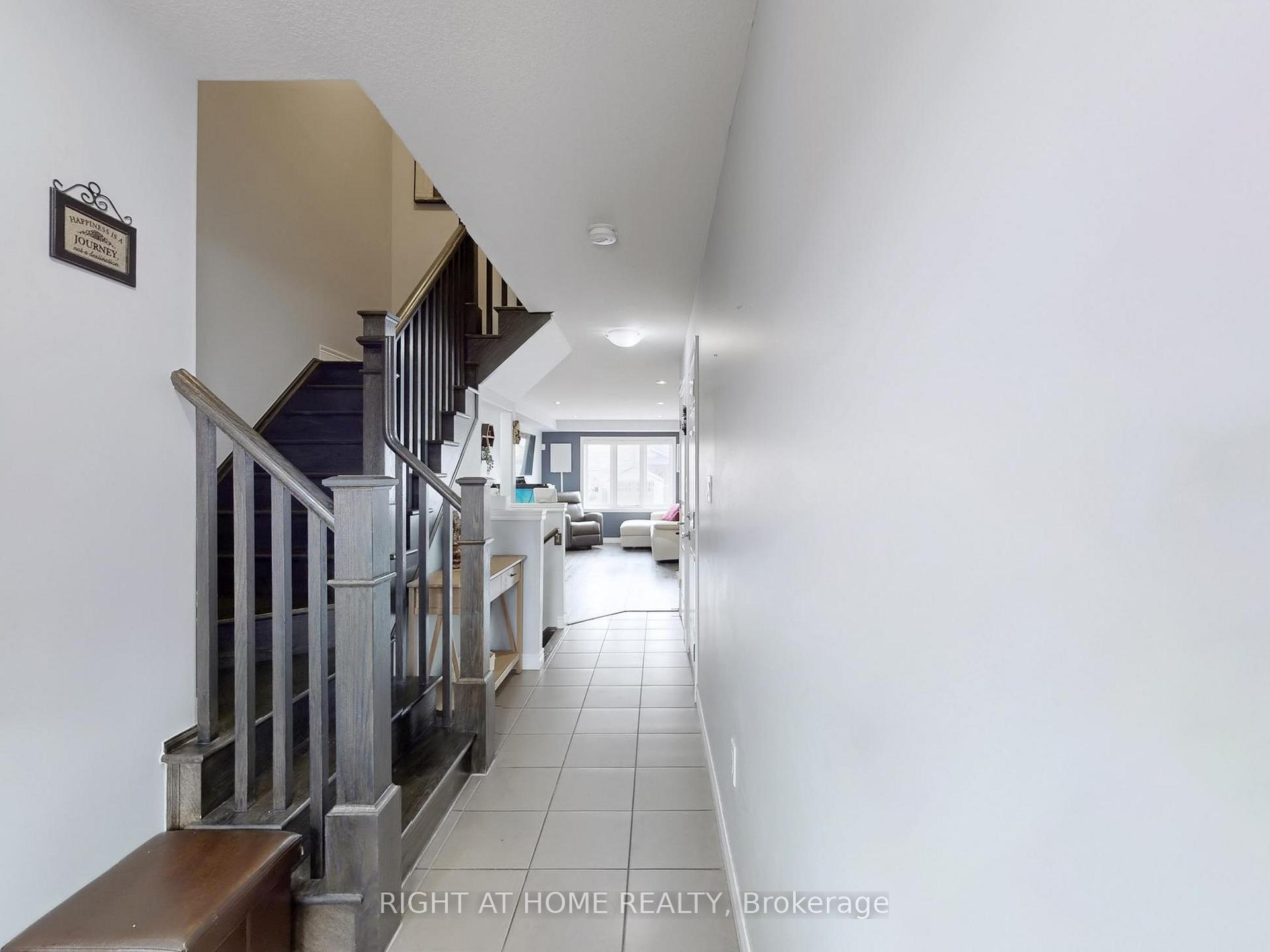 Photo 16 of 133 Westbank Trail, Hamilton, Stoney Creek — HOMEH