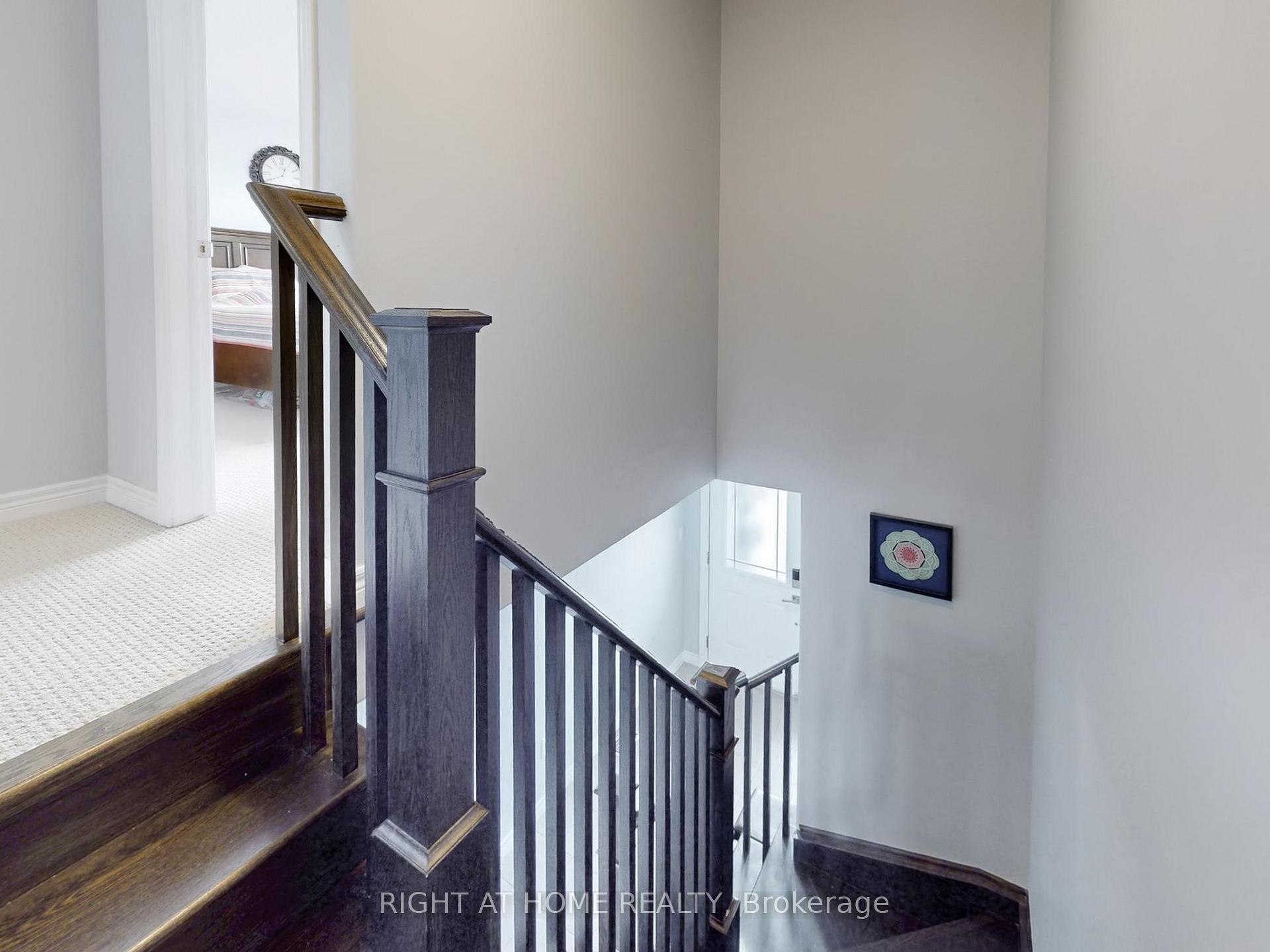 Photo 19 of 133 Westbank Trail, Hamilton, Stoney Creek — HOMEH