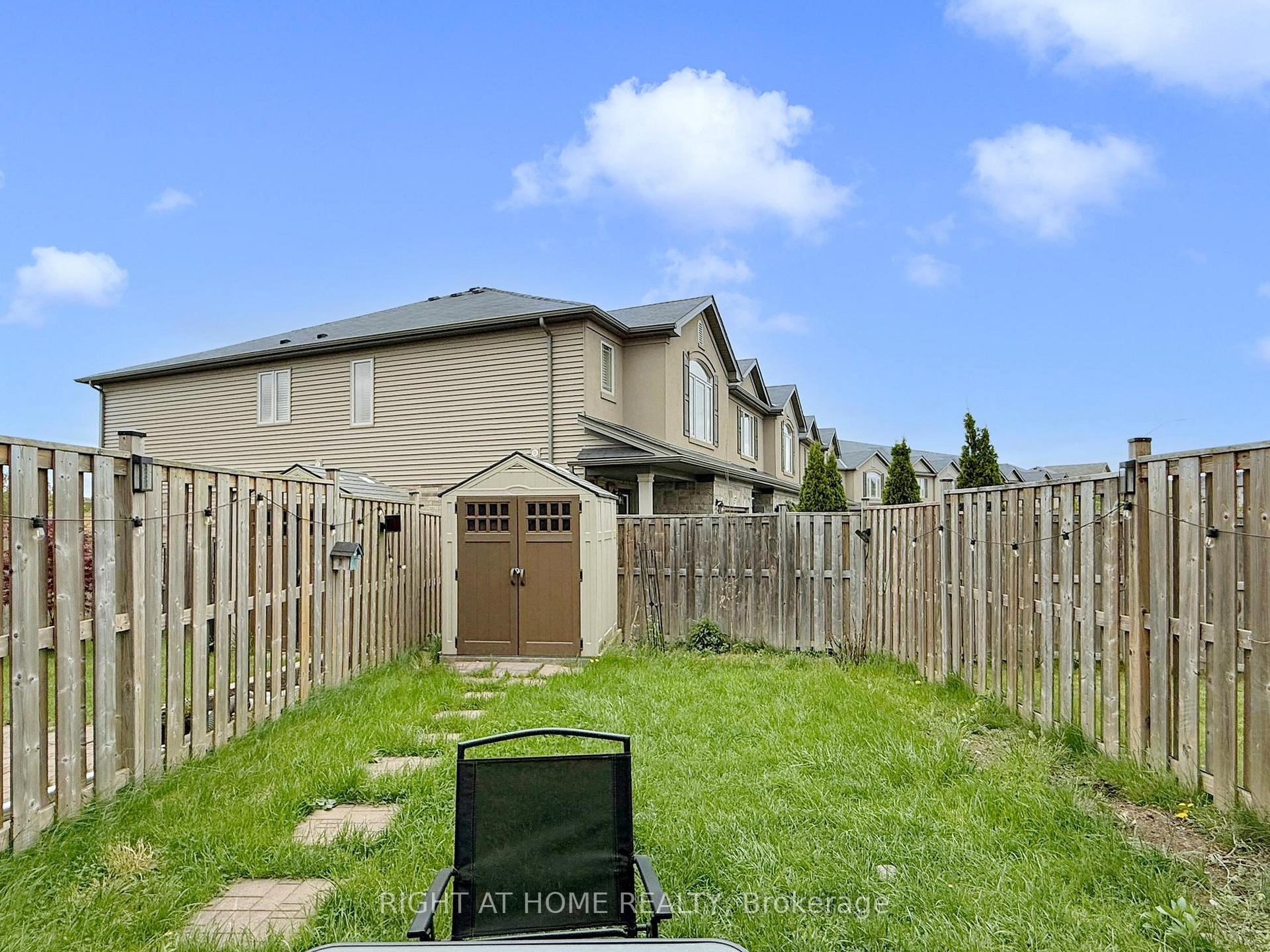 Photo 46 of 133 Westbank Trail, Hamilton, Stoney Creek — HOMEH