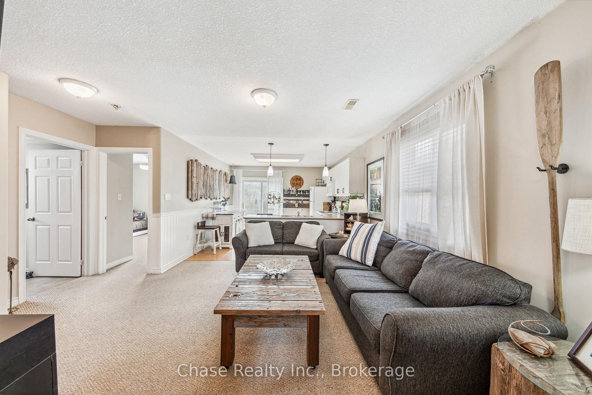 Photo 4 of 239 Yonge Street, Midland — HOMEH