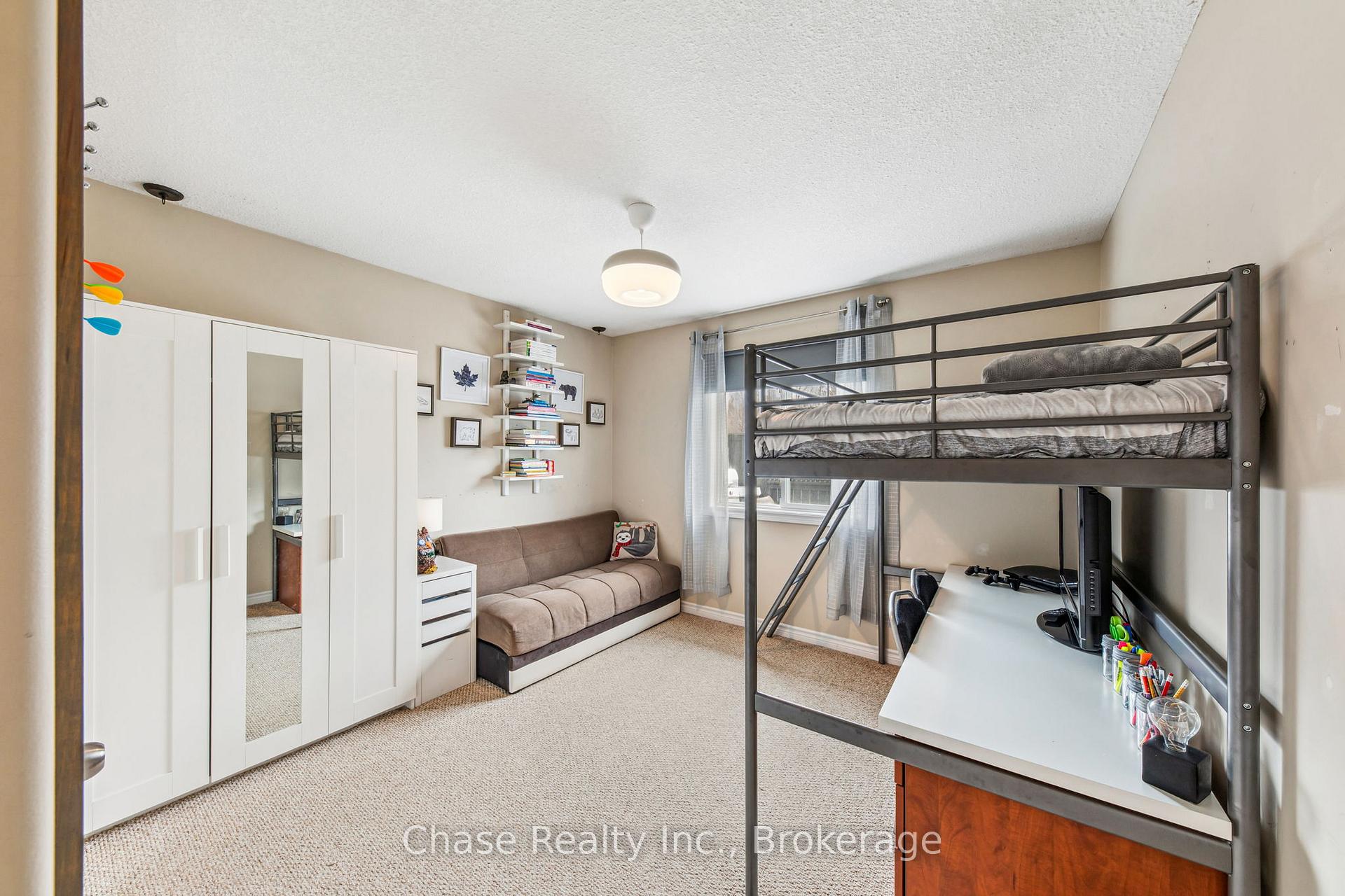 Photo 14 of 239 Yonge Street, Midland — HOMEH