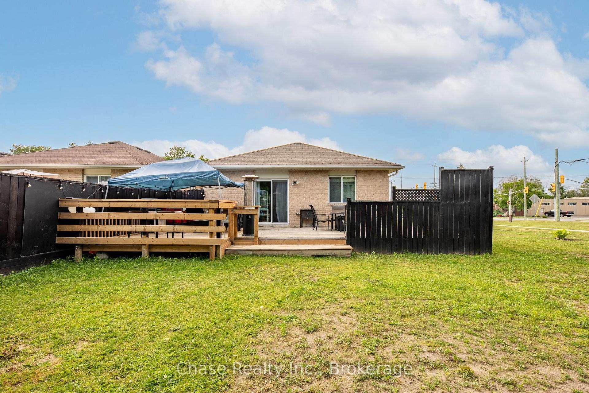 Photo 19 of 239 Yonge Street, Midland — HOMEH