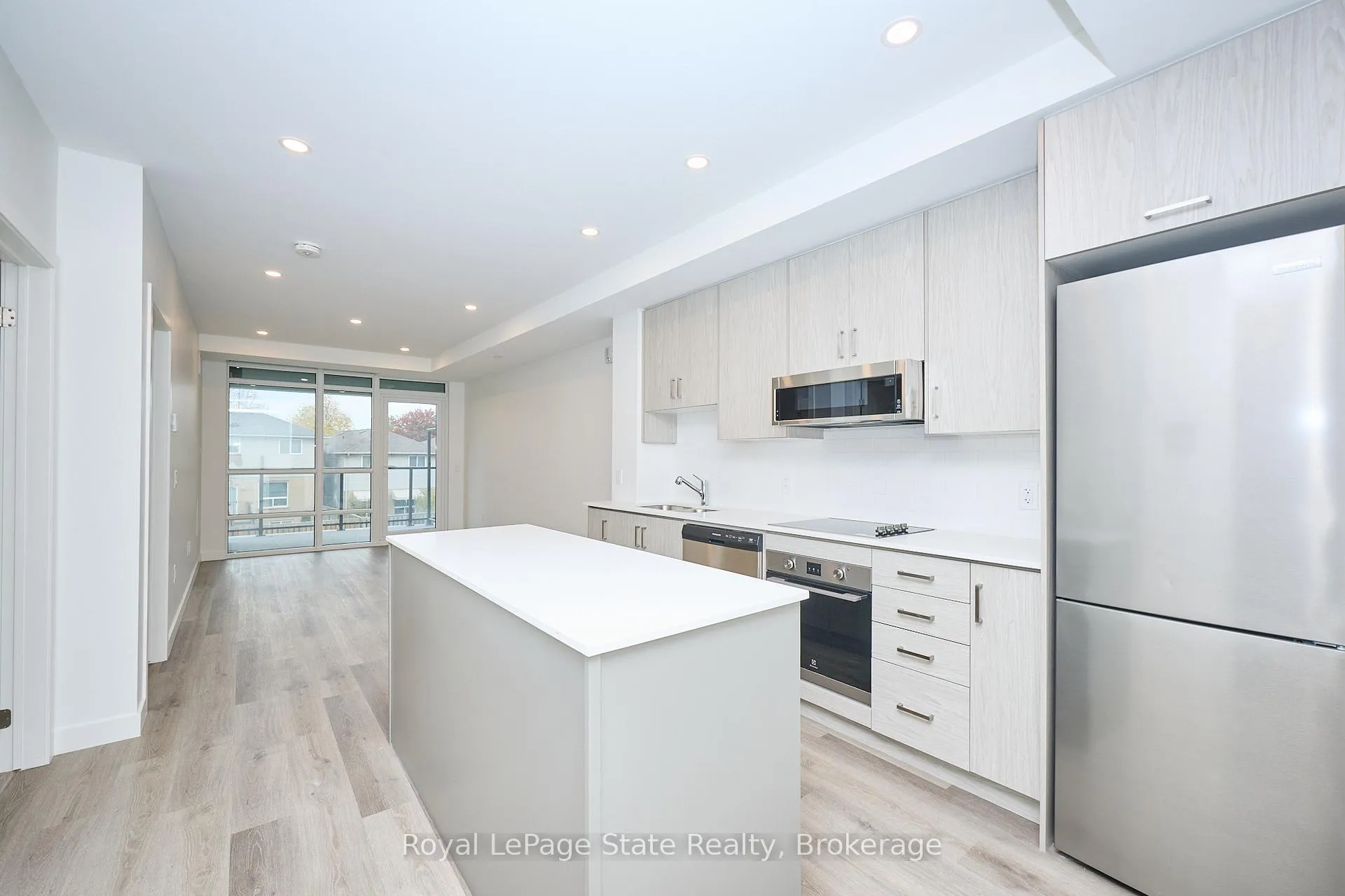 Photo 1 of Unit 210, 461 Green Road, Hamilton, Lakeshore — HOMEH
